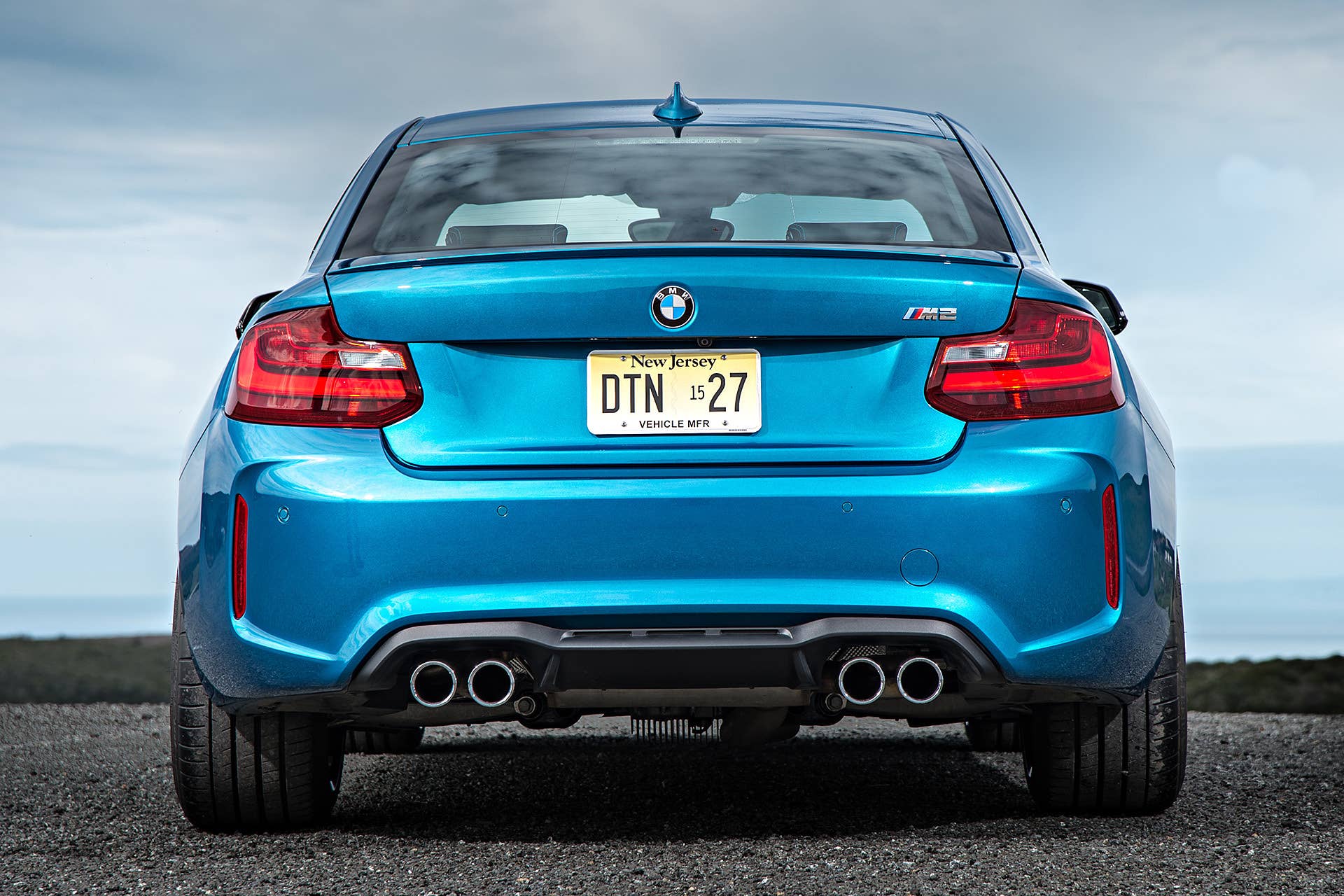 2016 BMW M2 rear view