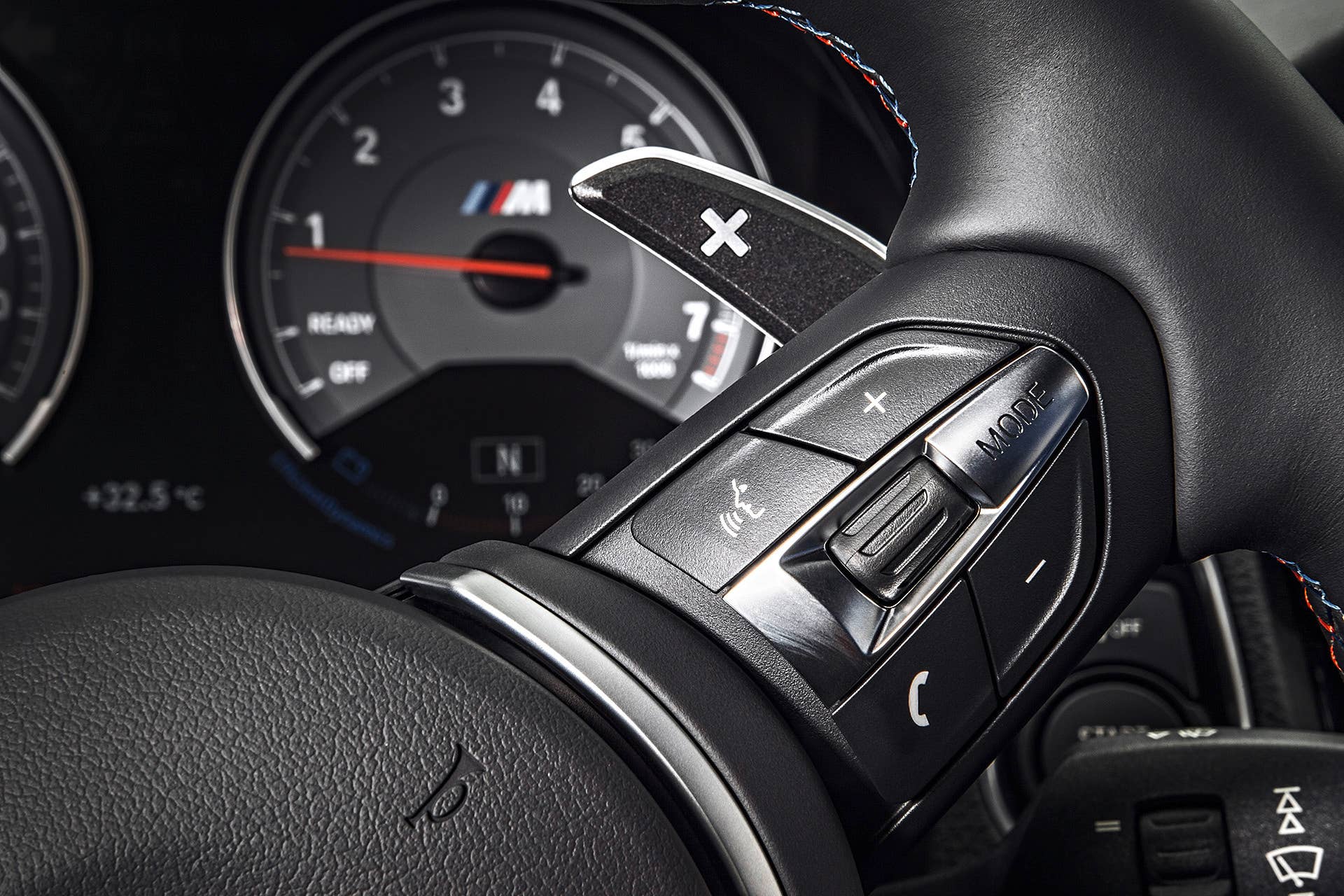 2016 BMW M2 paddle shifter