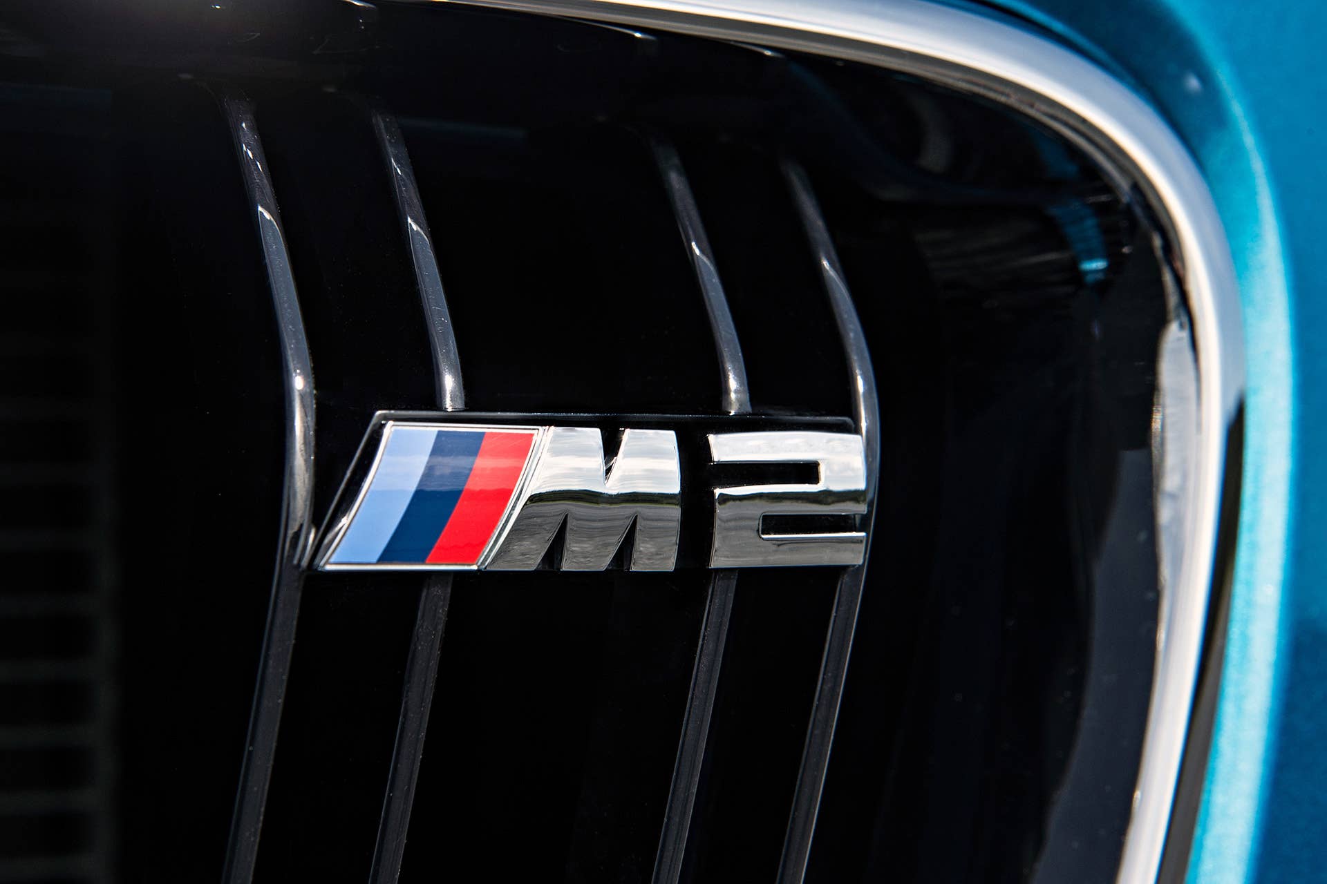 2016 BMW M2 badge