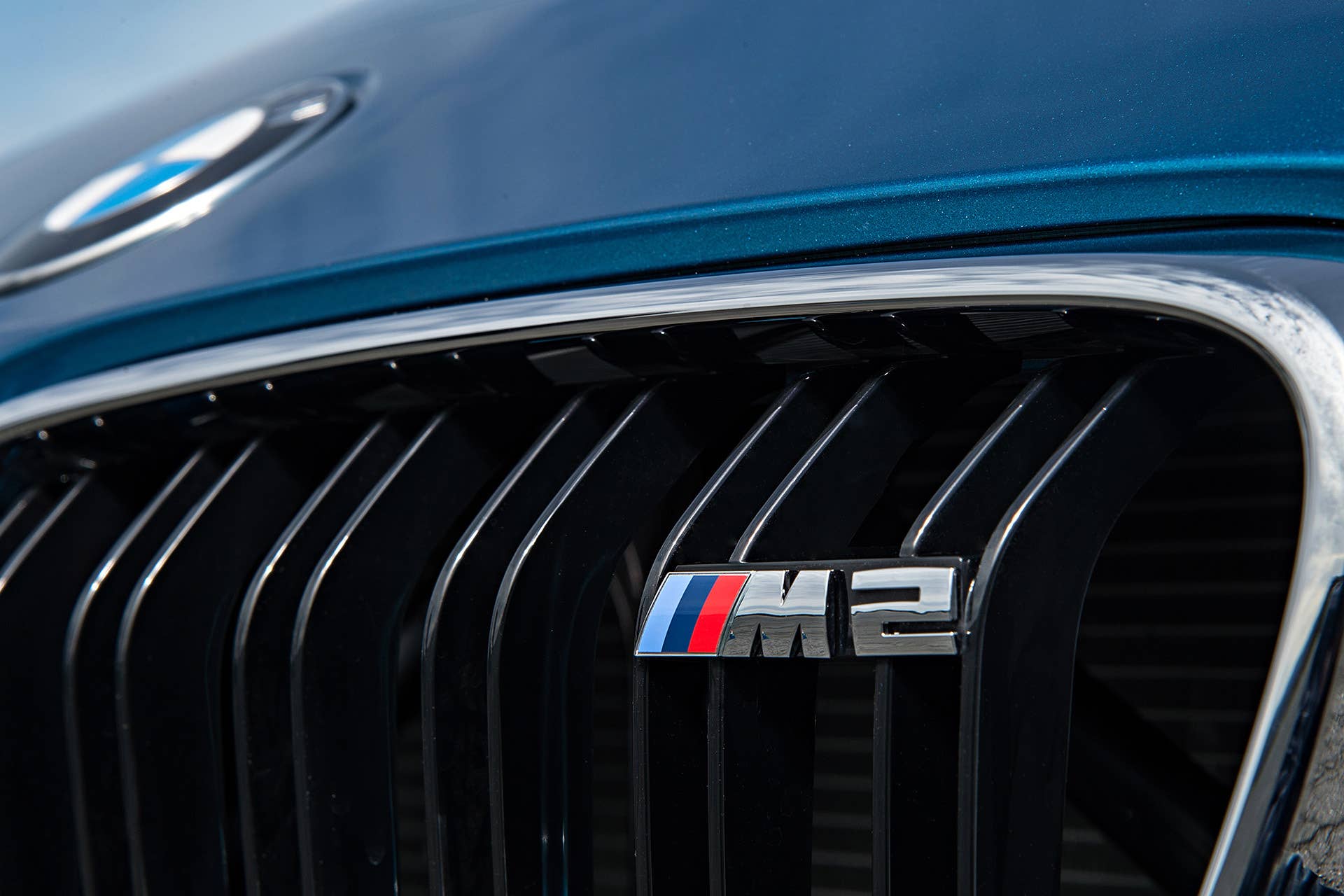 2016 BMW M2 badge