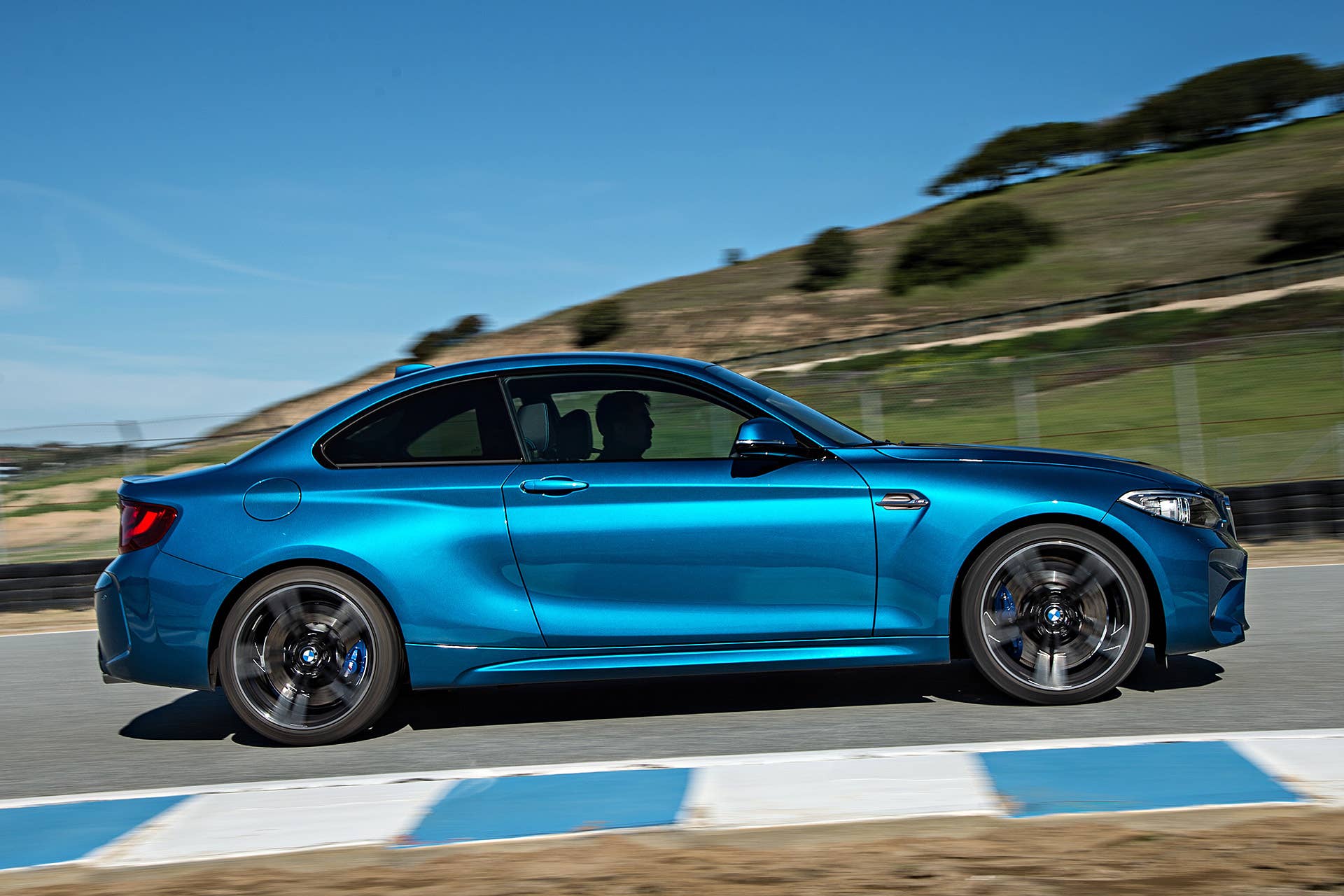2016 BMW M2 on track