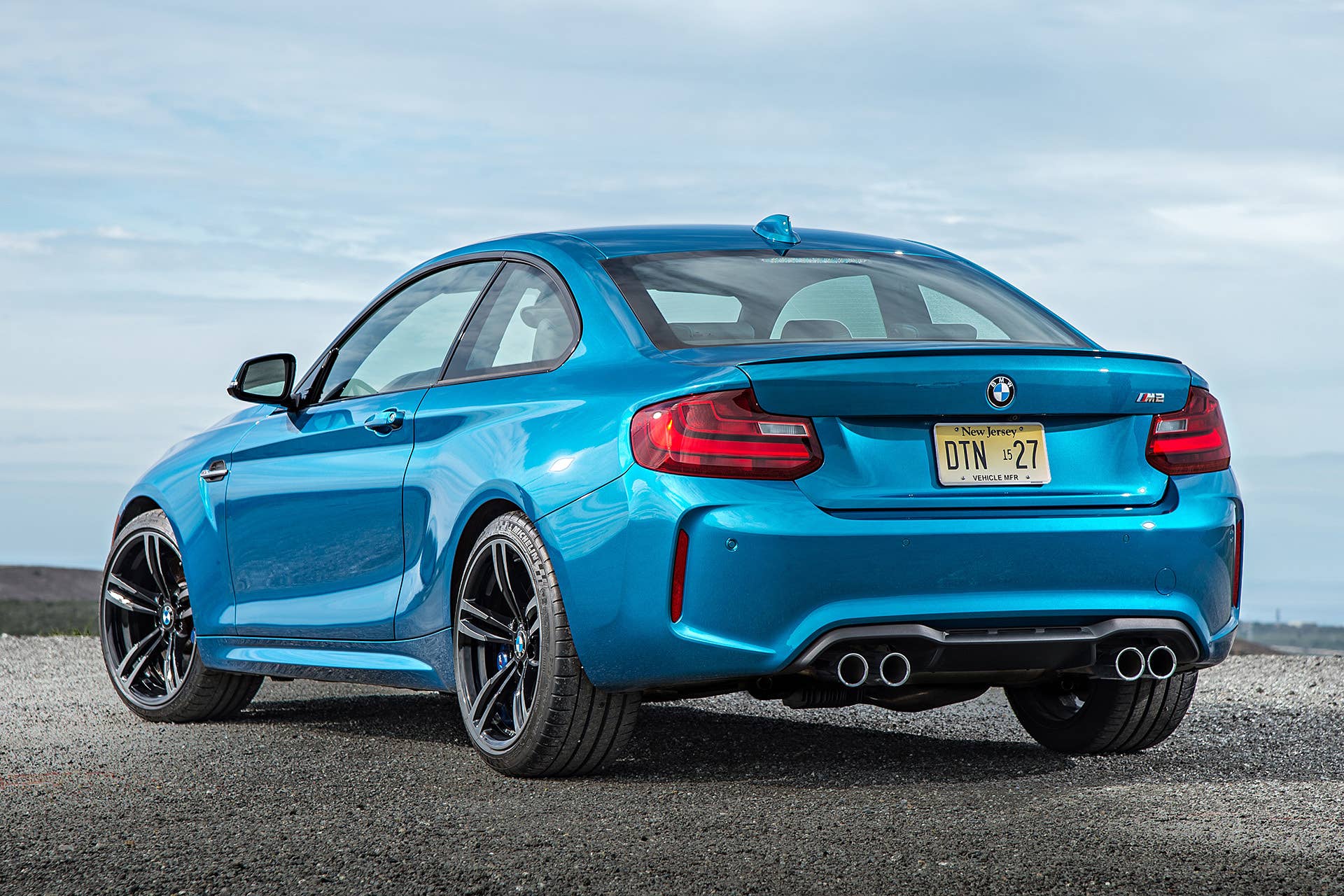 2016 BMW M2 rear 3/4 view