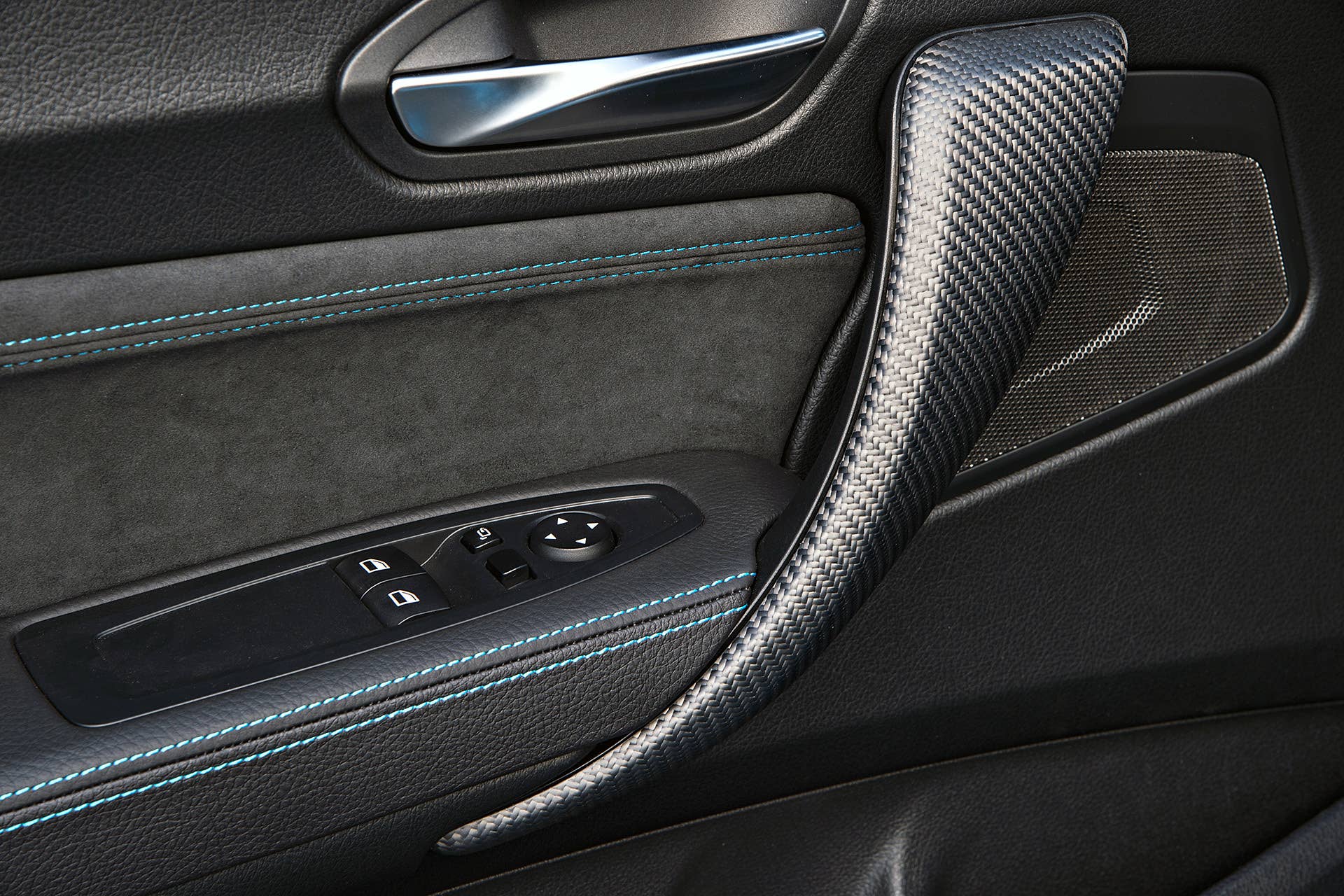 2016 BMW M2 door trim