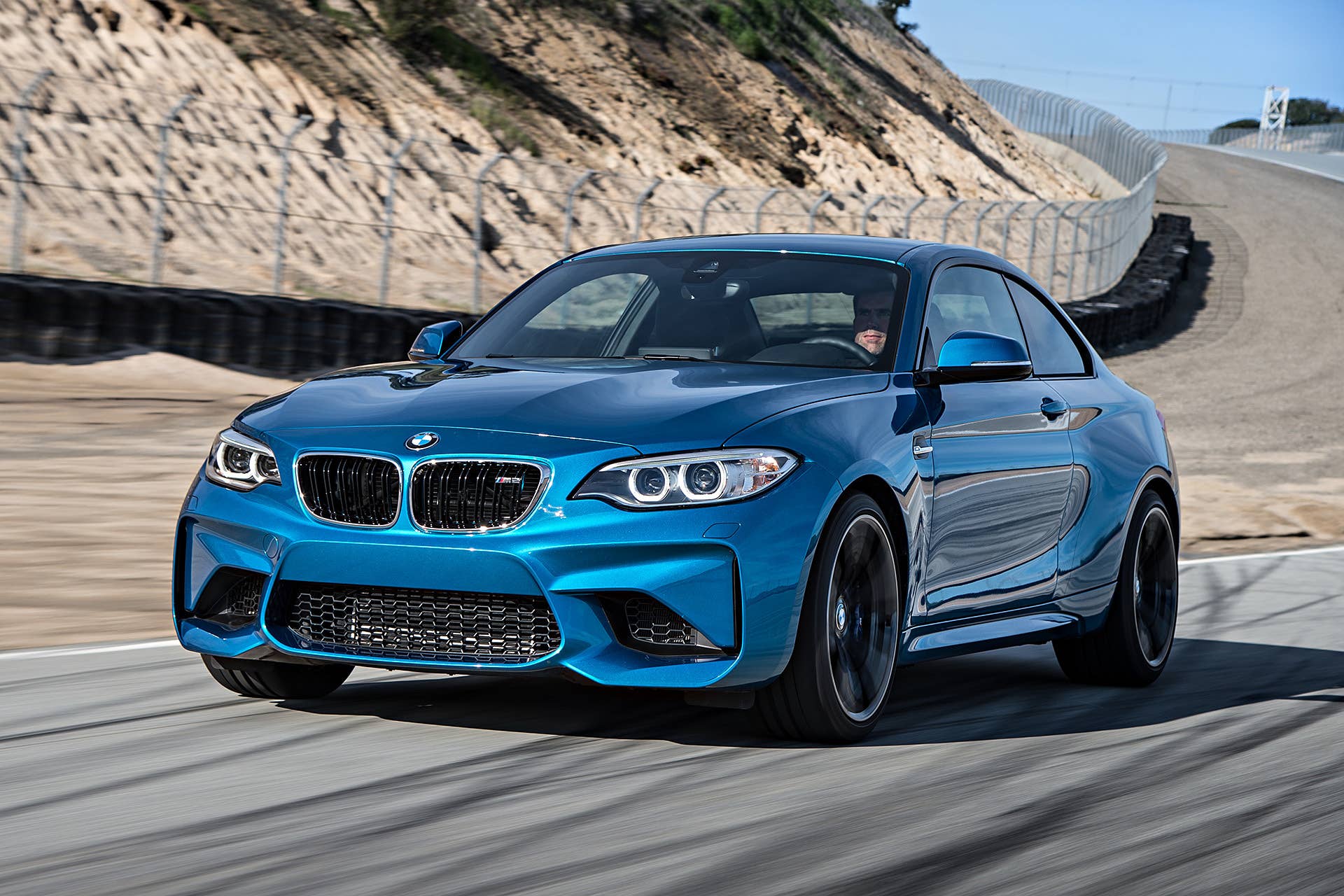 2016 BMW M2 on track