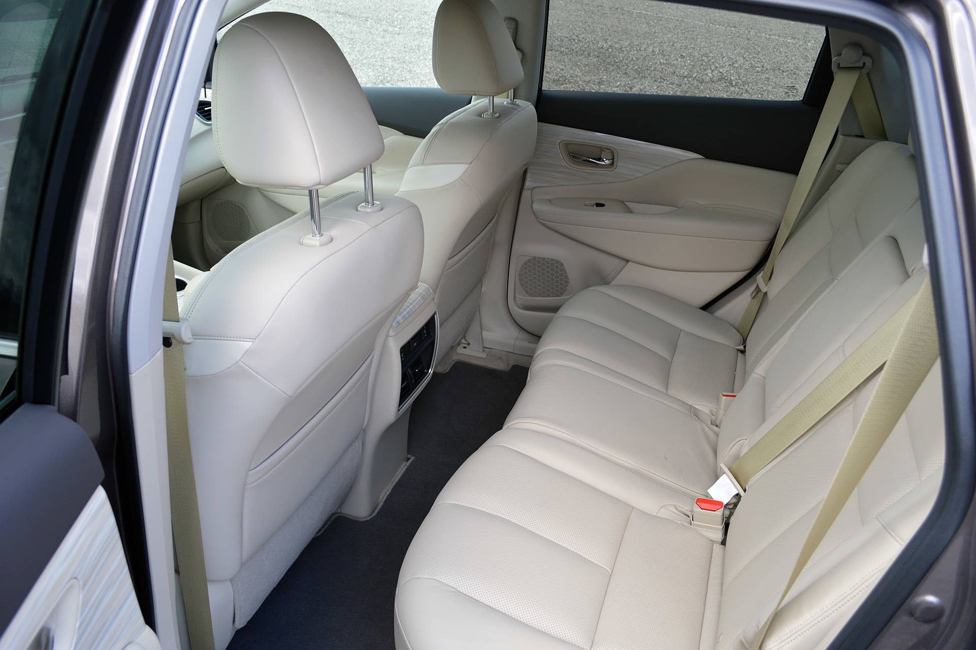 2015 Nissan Murano rear seats