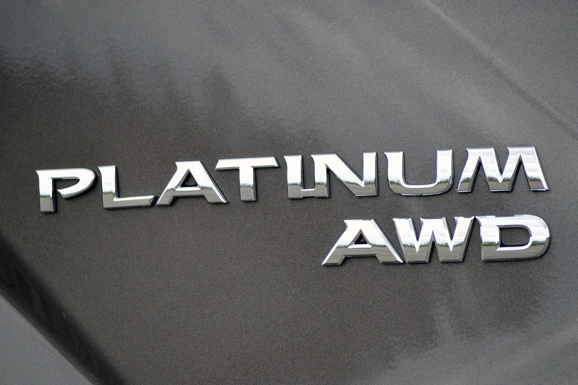 2015 Nissan Murano badge