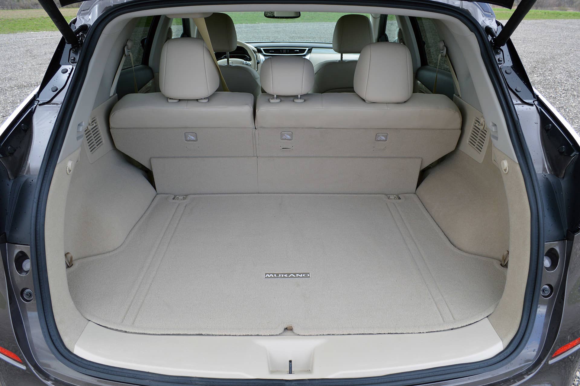 2015 Nissan Murano rear cargo area
