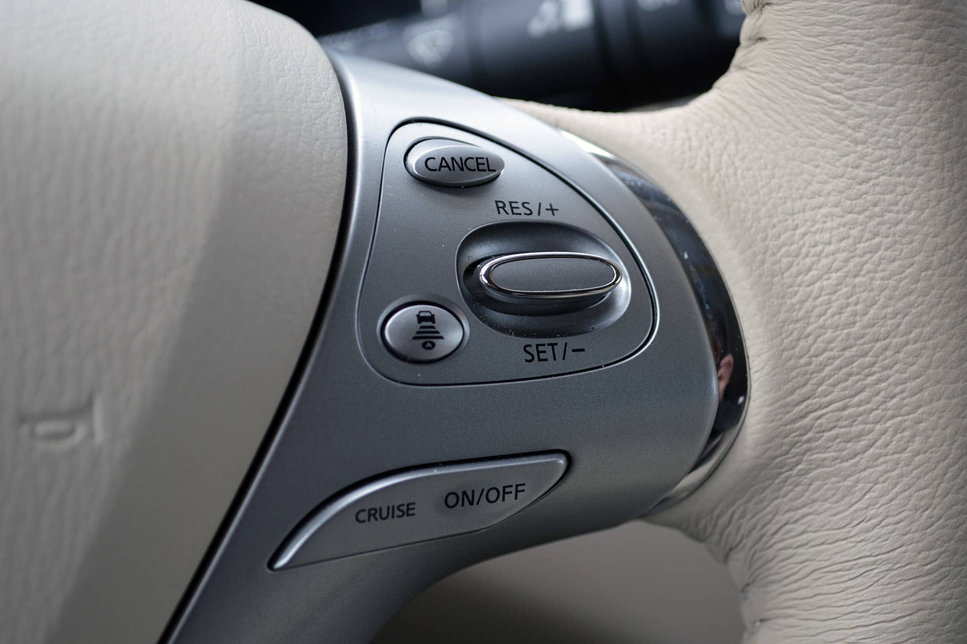 2015 Nissan Murano steering wheel controls