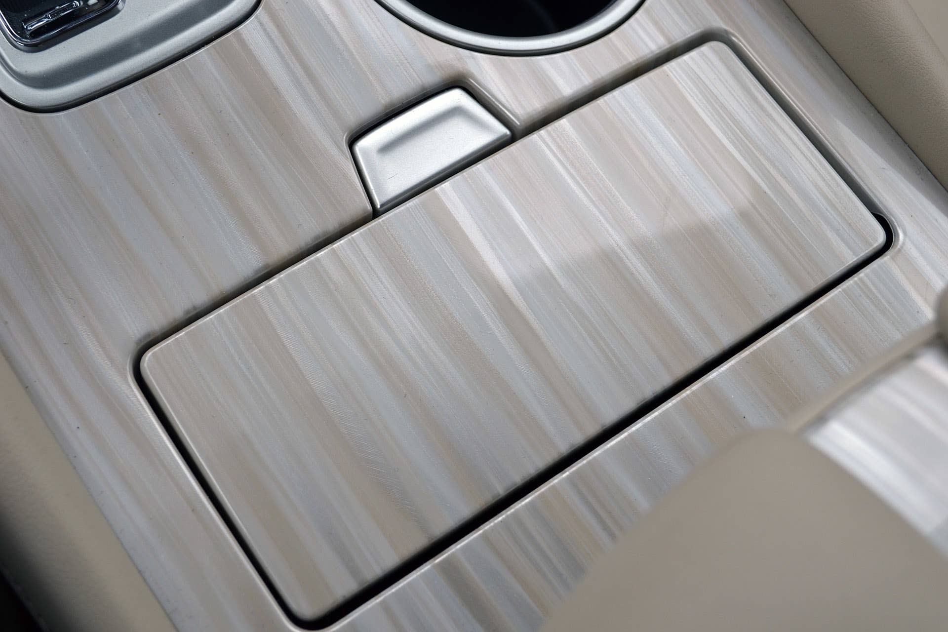 2015 Nissan Murano storage bin
