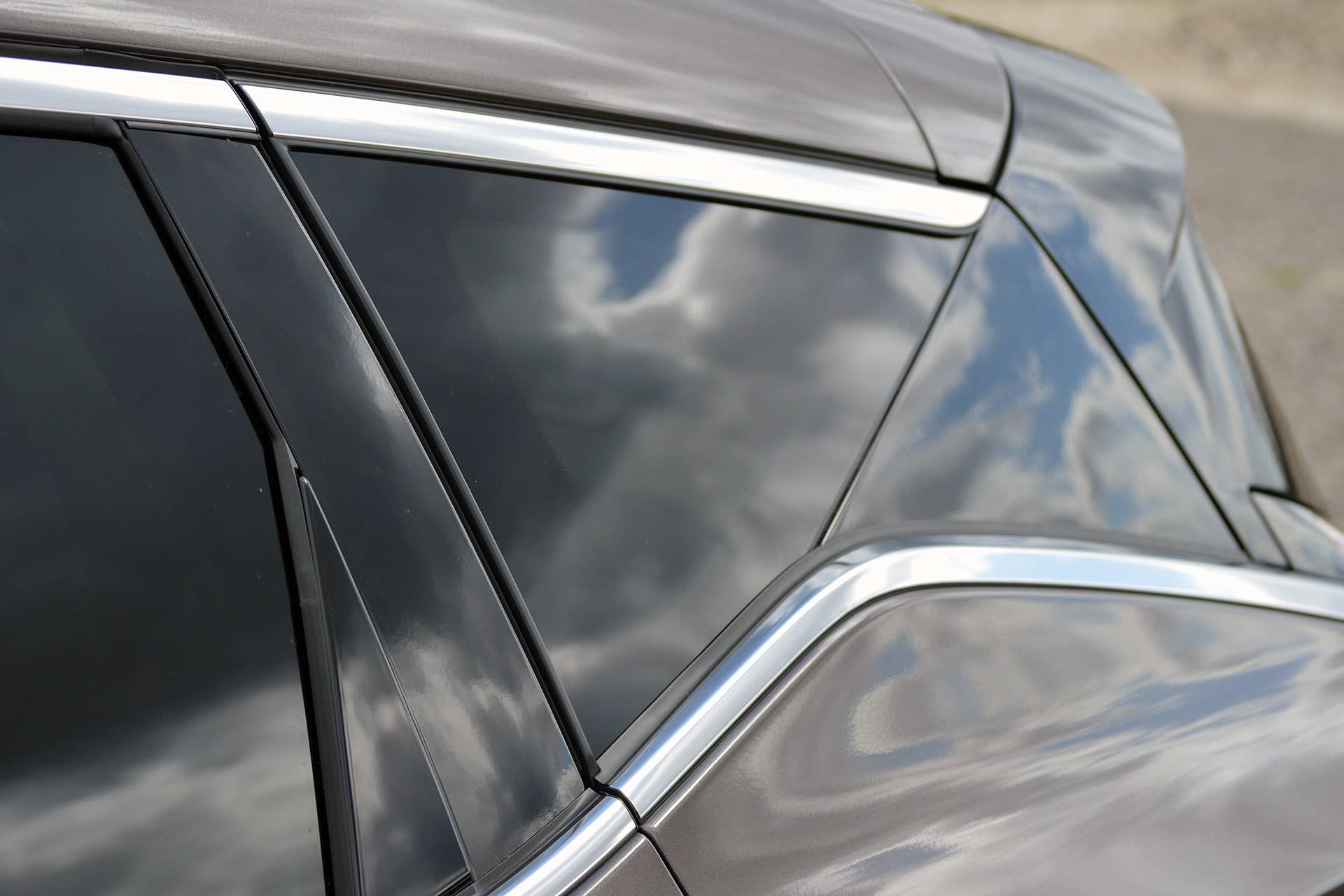 2015 Nissan Murano window trim