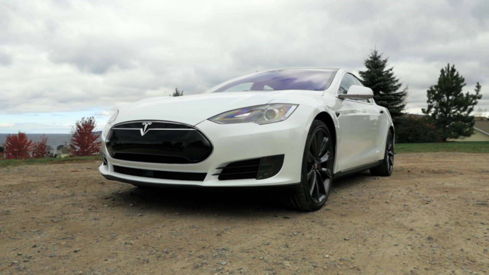 2016 Tesla Model S P90D | Autoblog Tech