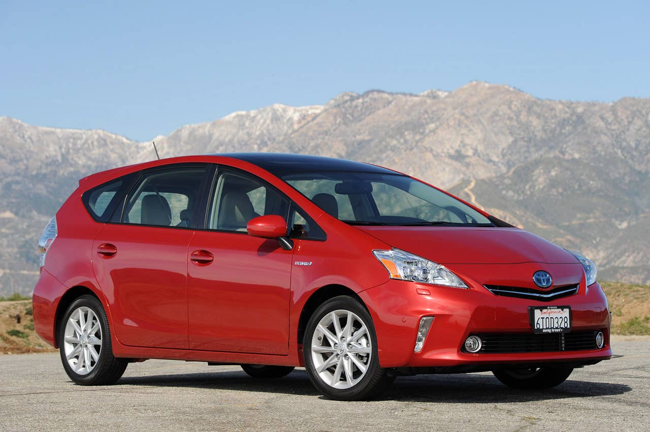 2012 Toyota Prius V front 3/4 view