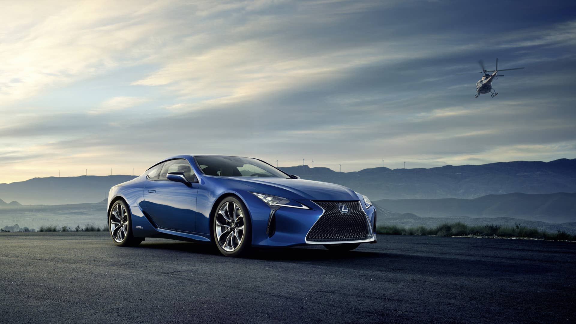 2018 Lexus LC 500h front three-quarter