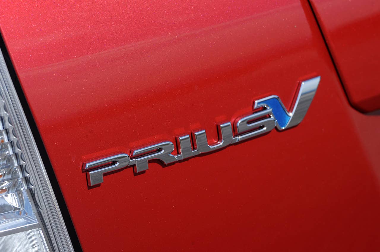 2012 Toyota Prius V badge