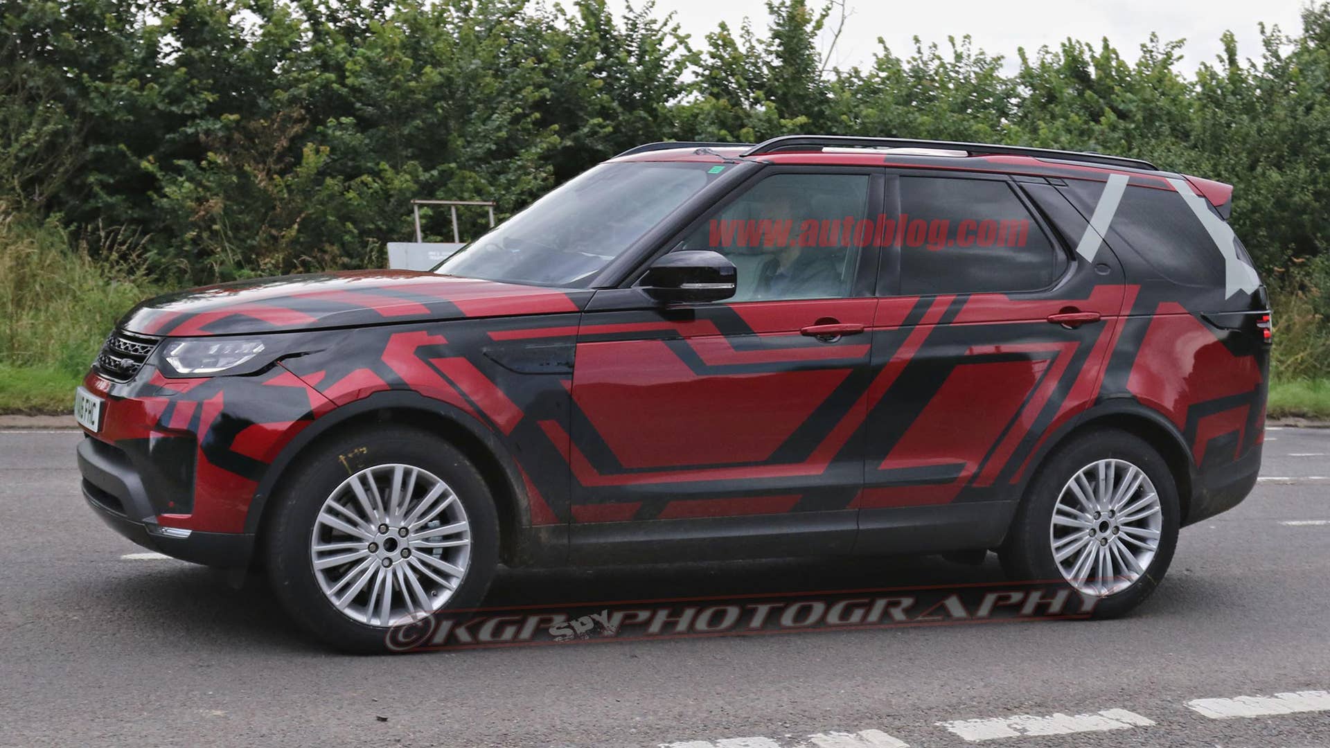Land Rover Discovery spy photo