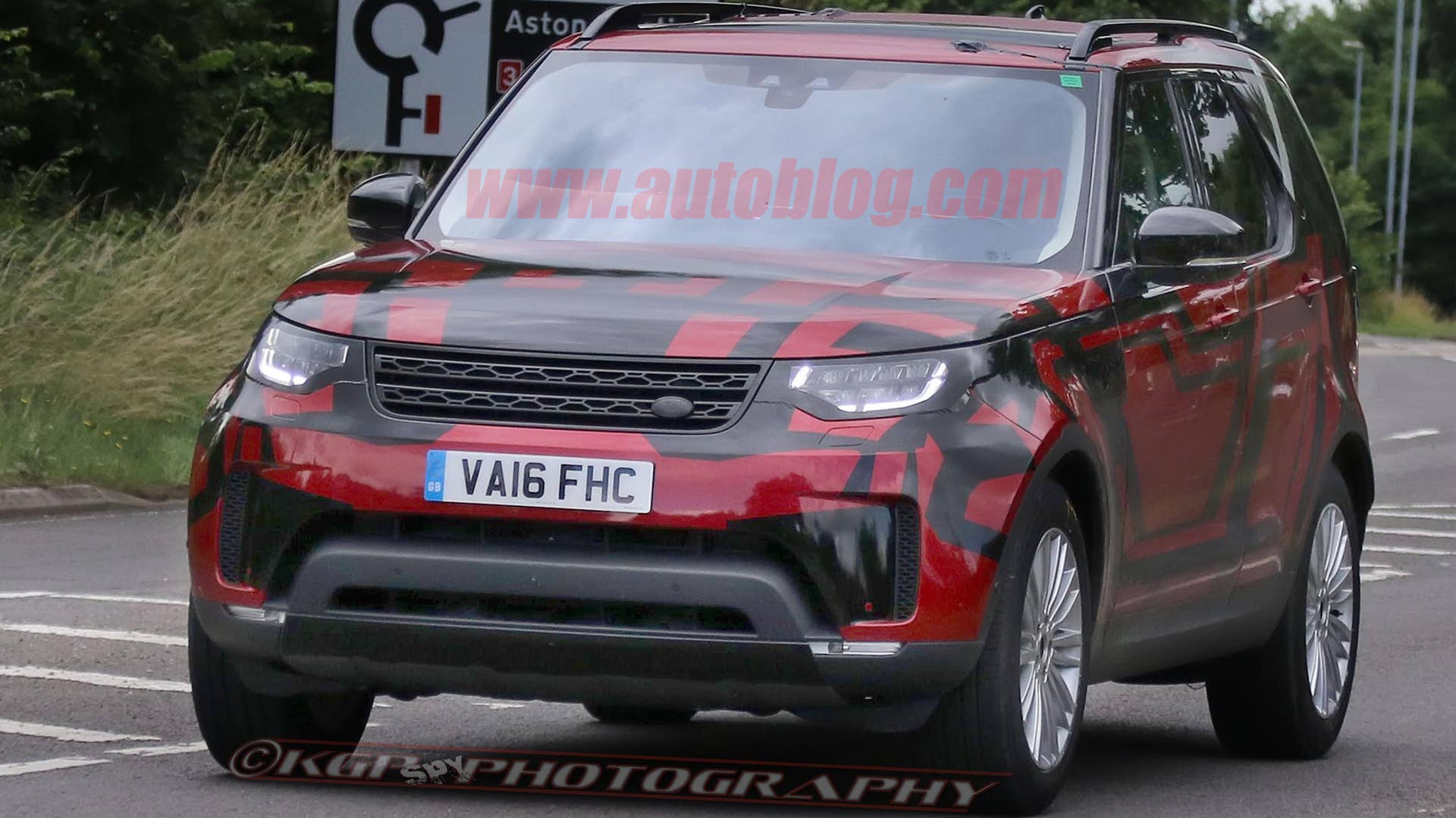 Land Rover Discovery spy photo