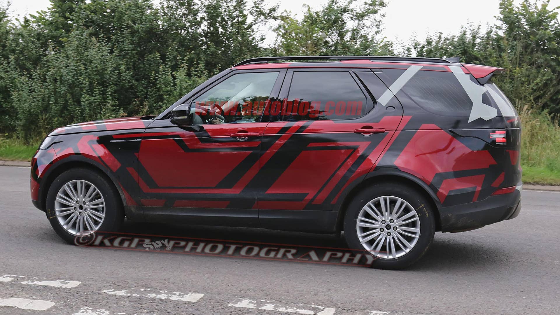 Land Rover Discovery spy photo