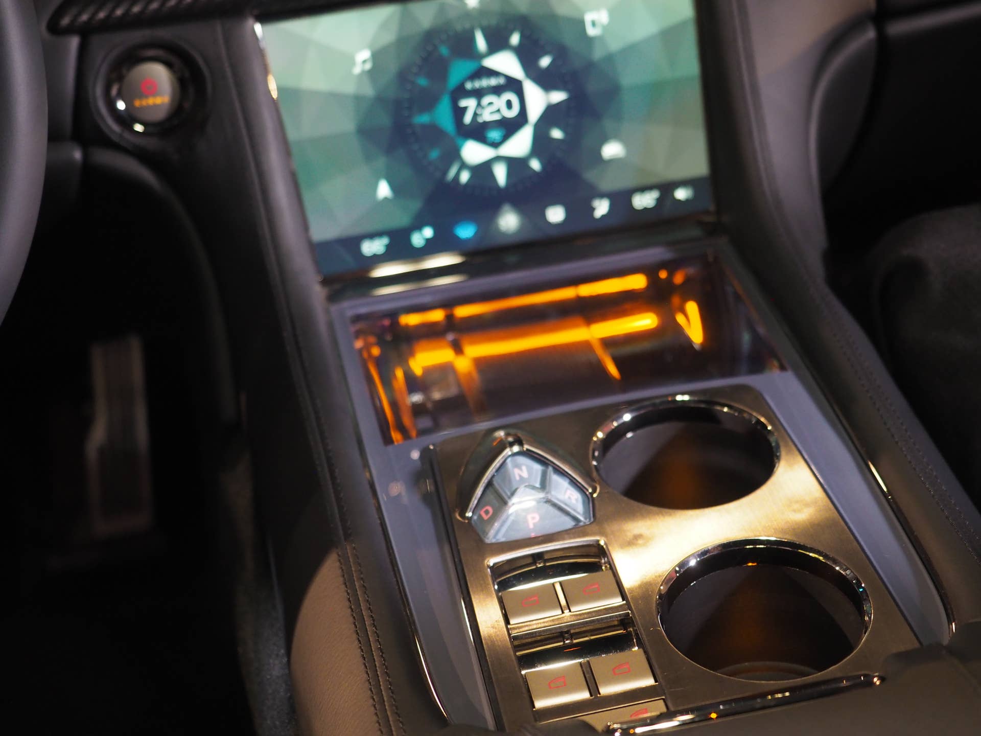 2017 Karma Revero center stack