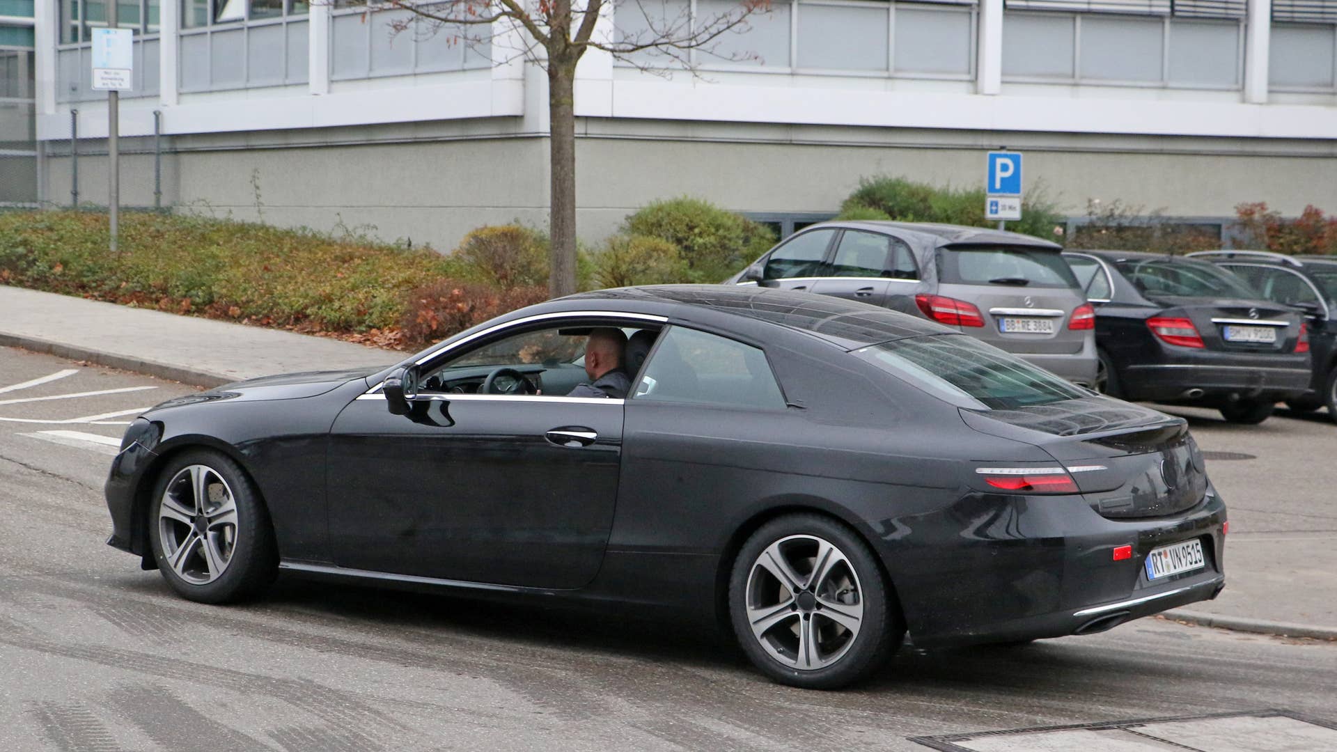 2018 Mercedes-Benz E-Class Coupe rear 3/4