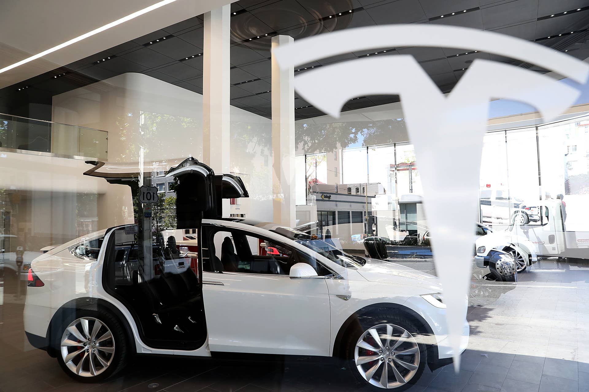 SAN FRANCISCO, CA - AUGUST 10: A Tesla Model X is displayed inside of the new Tesla flagship facility on August 10, 2016 in San Francisco, California. Tesla is opening a 65,000 square foot store, its largest retail center to date. The facility will offer sales and service of Tesla's electric car line. (Photo by Justin Sullivan/Getty Images)