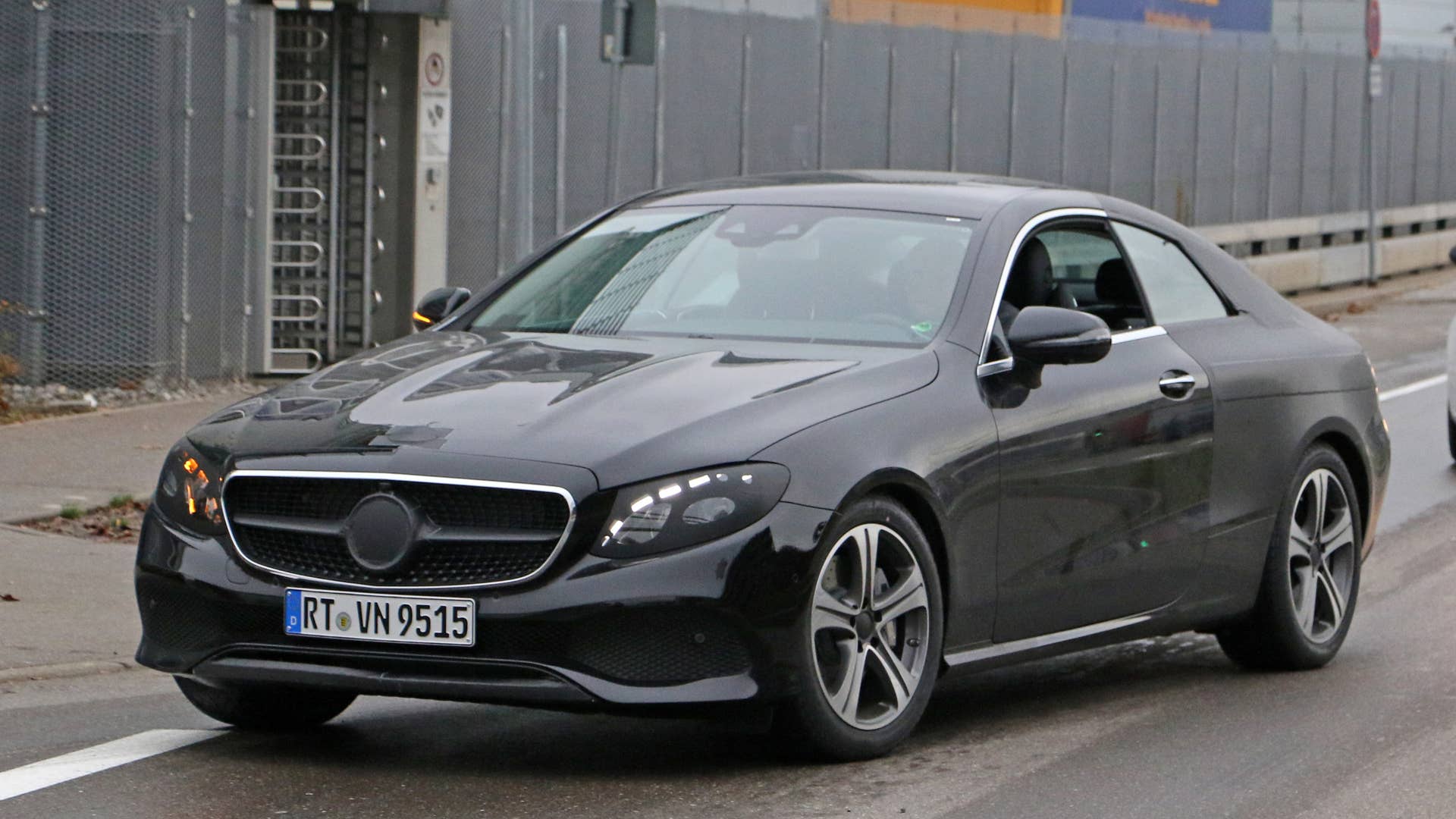 2018 Mercedes-Benz E-Class Coupe front 3/4 2