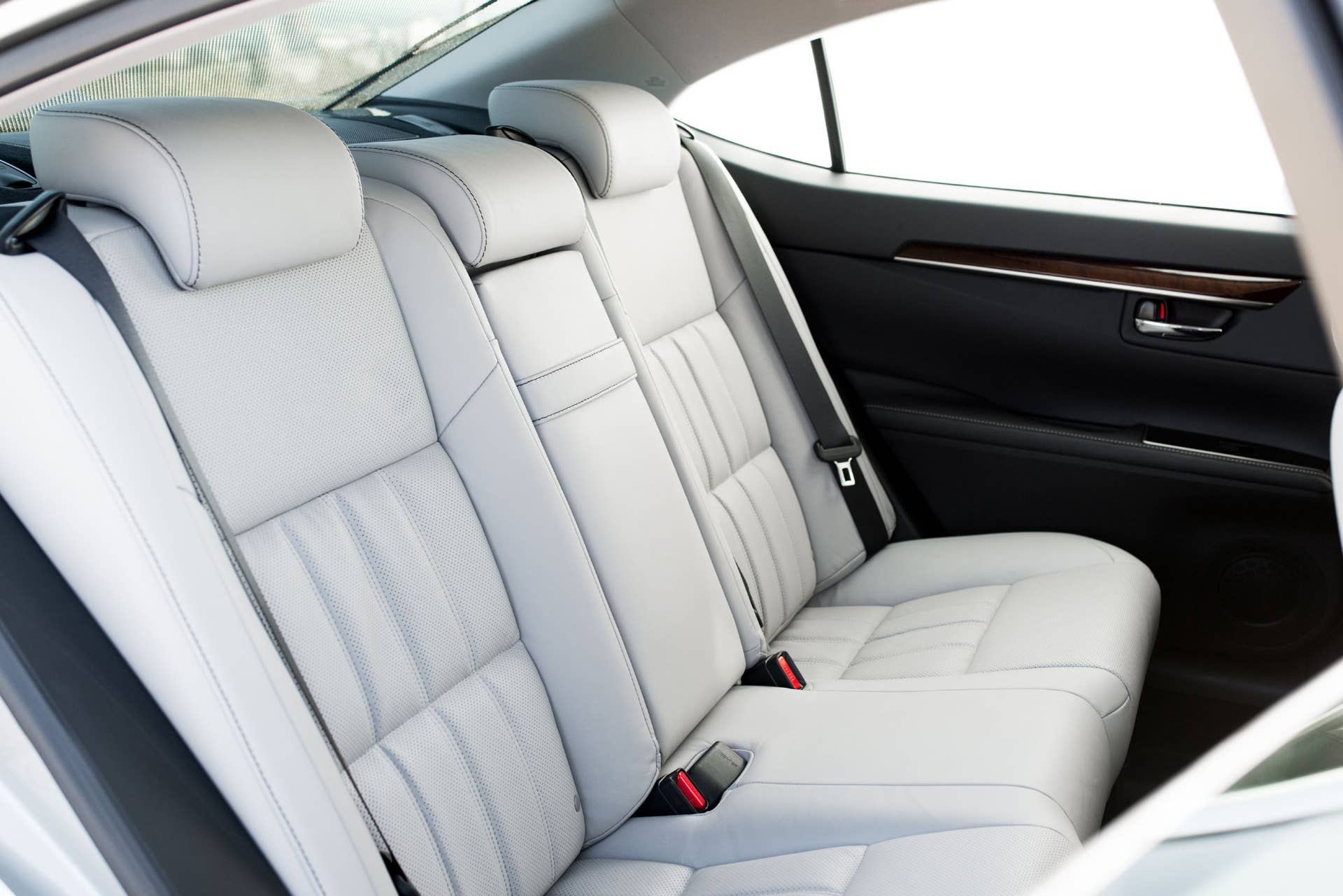 2016 lexus es350 rear seat