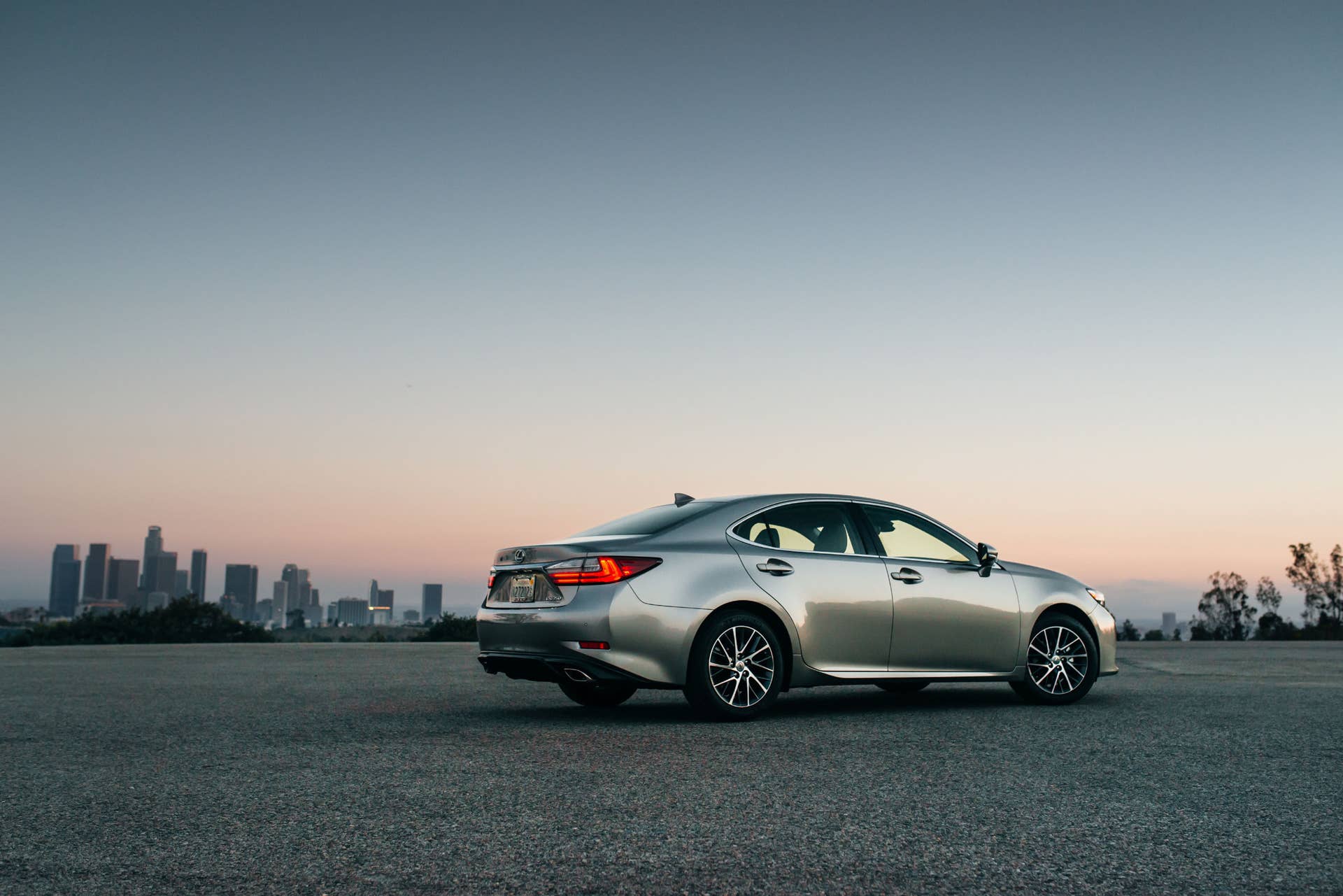 2016 lexus es350 rear profile