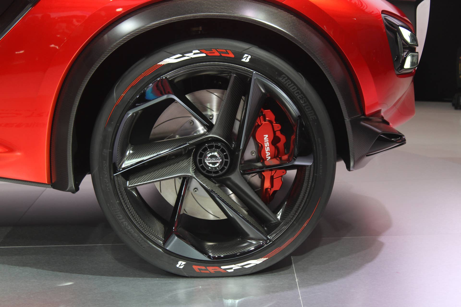 The Nissan Gripz concept unveiled at the 2015 Frankfurt Motor Show, wheel detail.