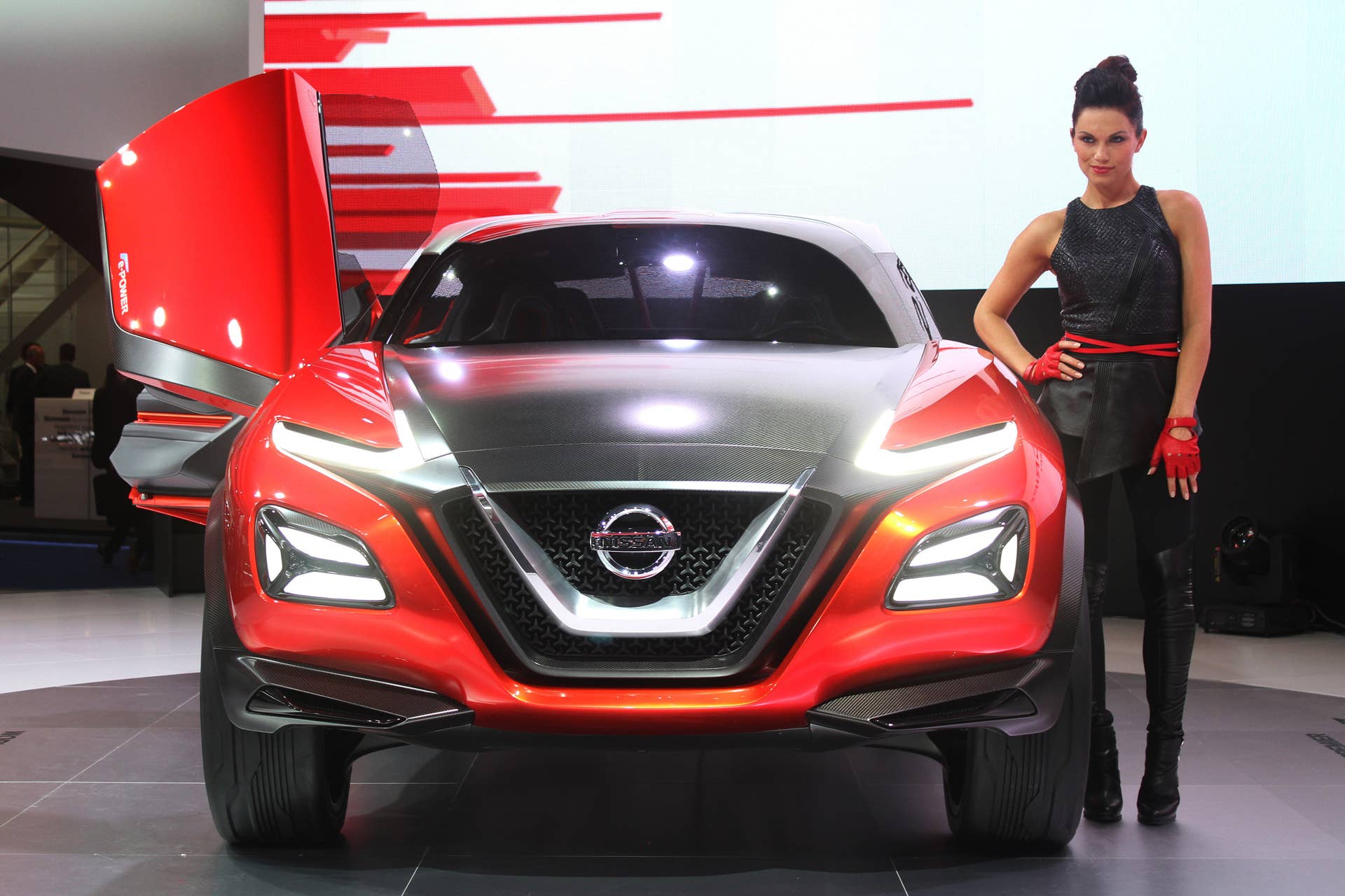 The Nissan Gripz concept unveiled at the 2015 Frankfurt Motor Show, front view.
