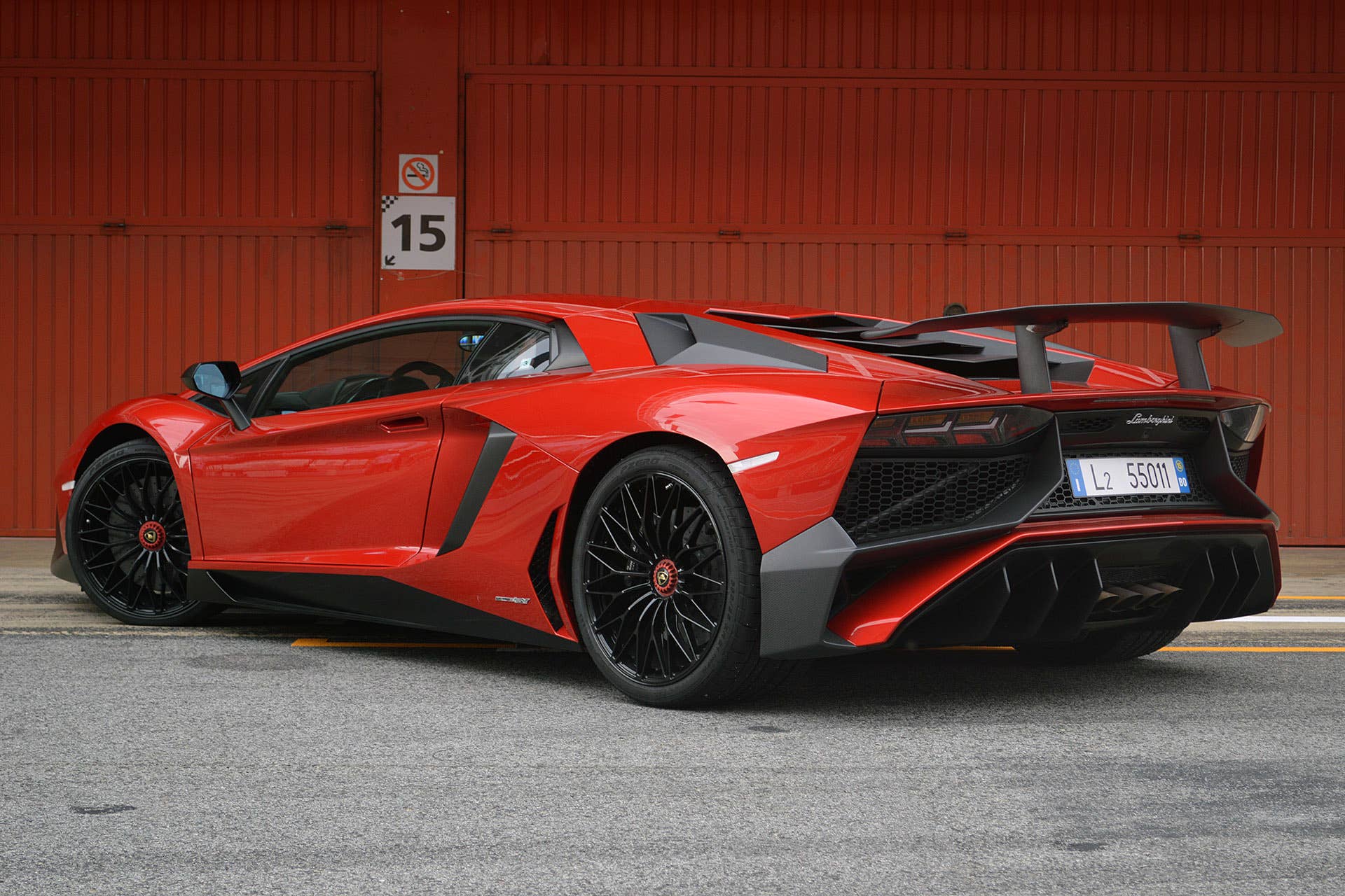 2016 Lamborghini Aventador LP 750-4 Superveloce rear 3/4 view