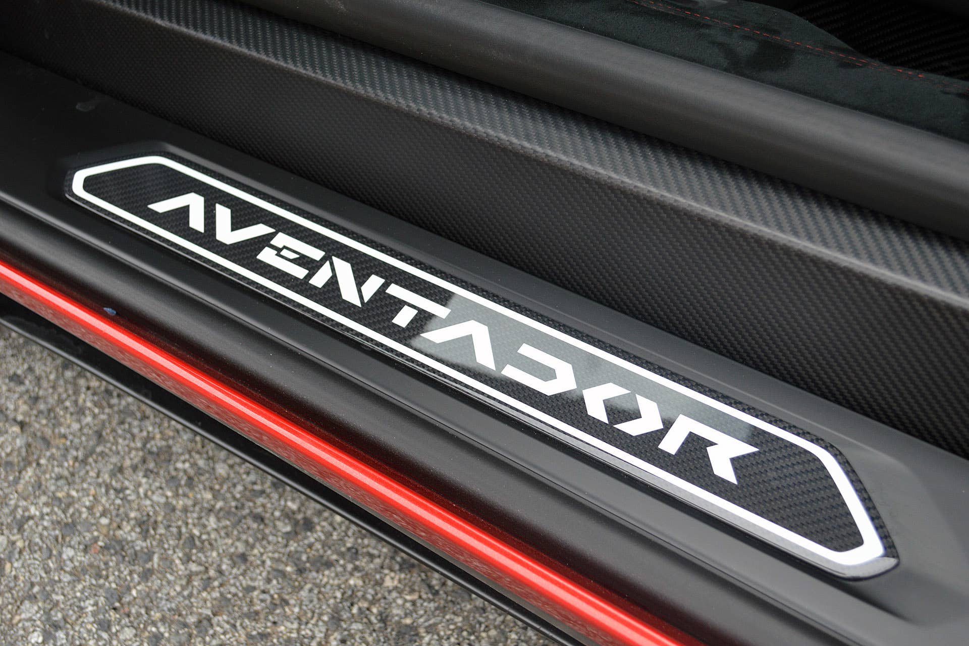 2016 Lamborghini Aventador LP 750-4 Superveloce sill plate