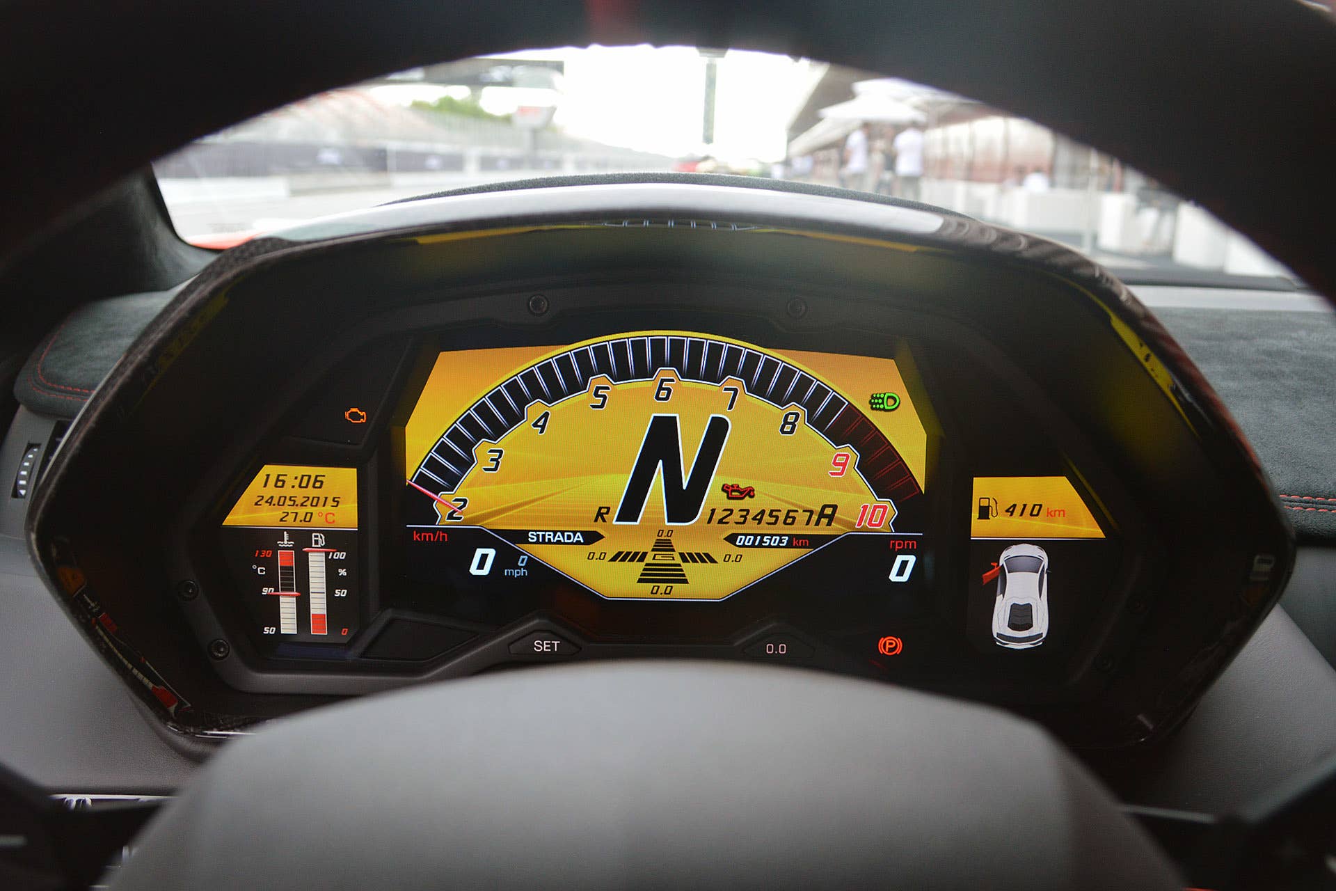 2016 Lamborghini Aventador LP 750-4 Superveloce gauges