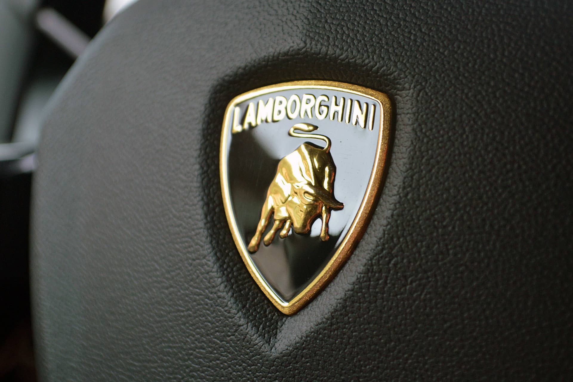 2016 Lamborghini Aventador LP 750-4 Superveloce logo