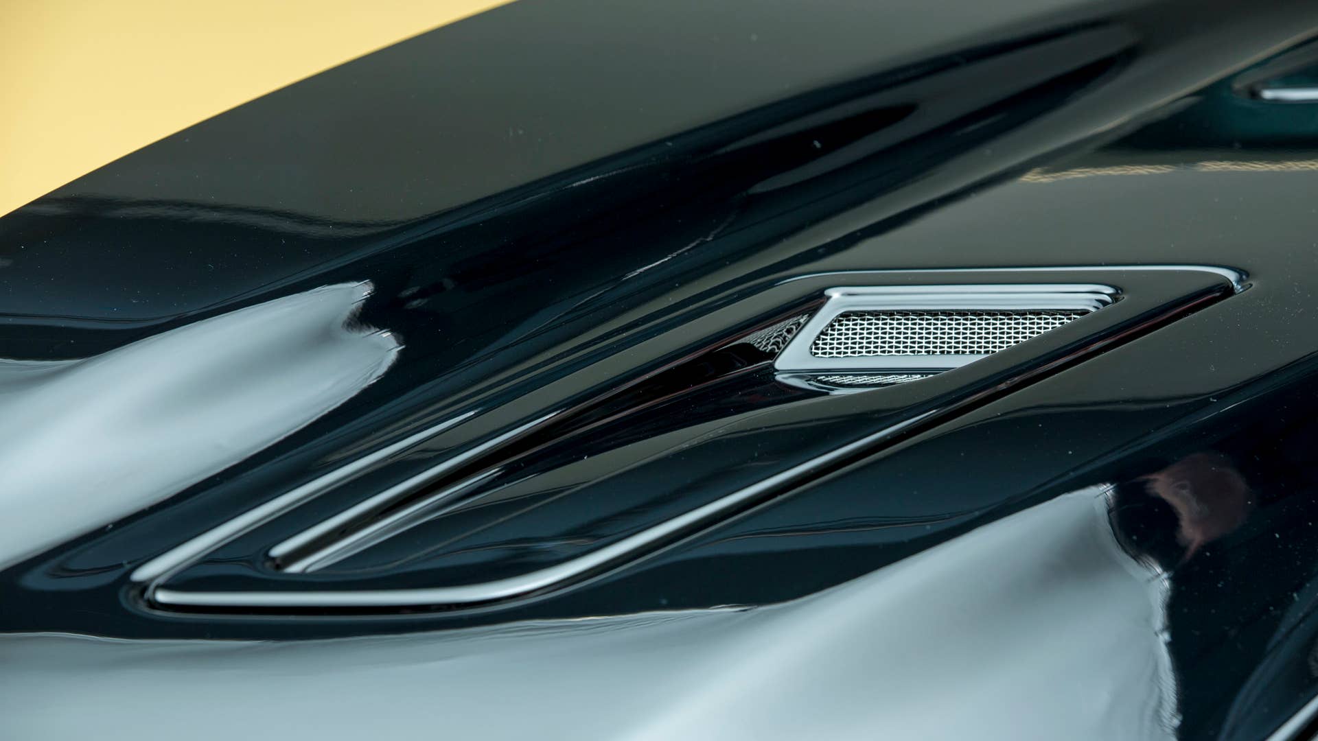 2016 ford shelby gt-h hood vents detail
