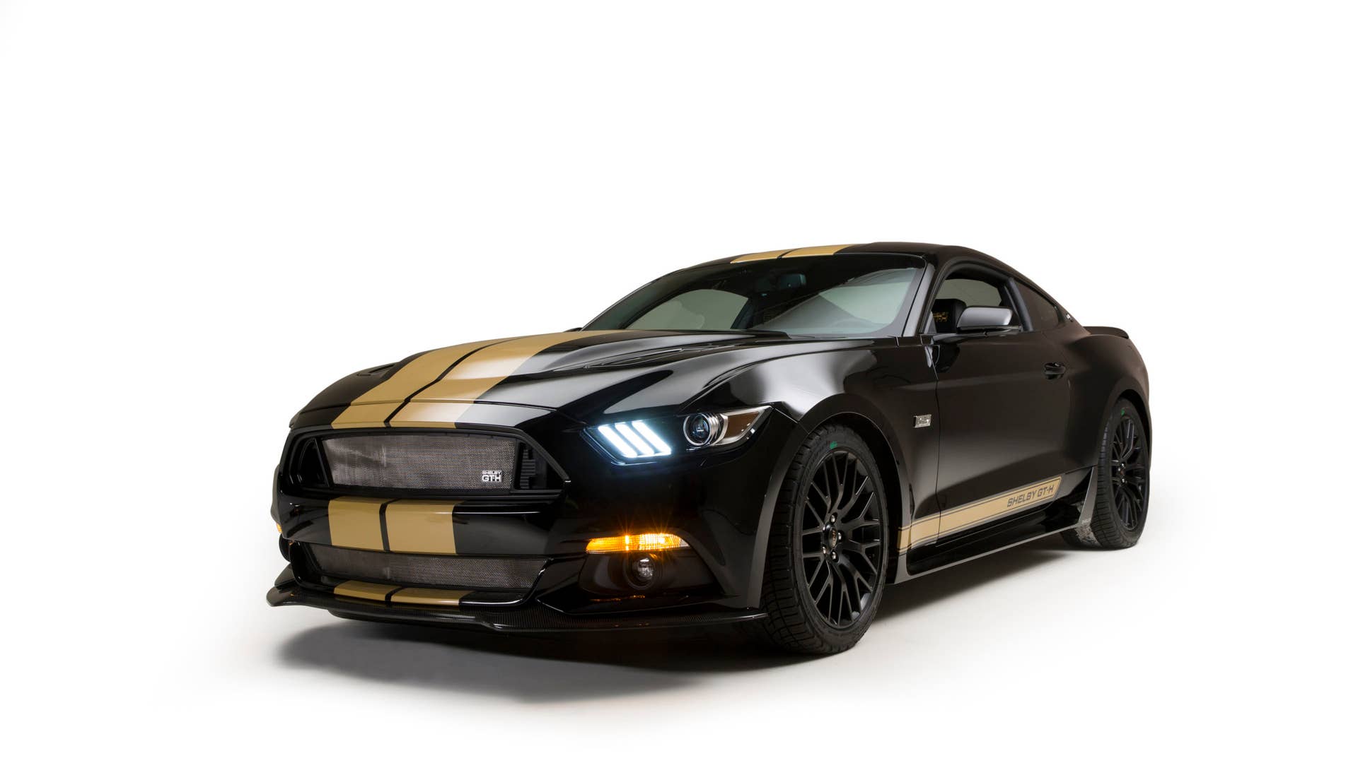 2016 ford shelby gt-h front three quarters