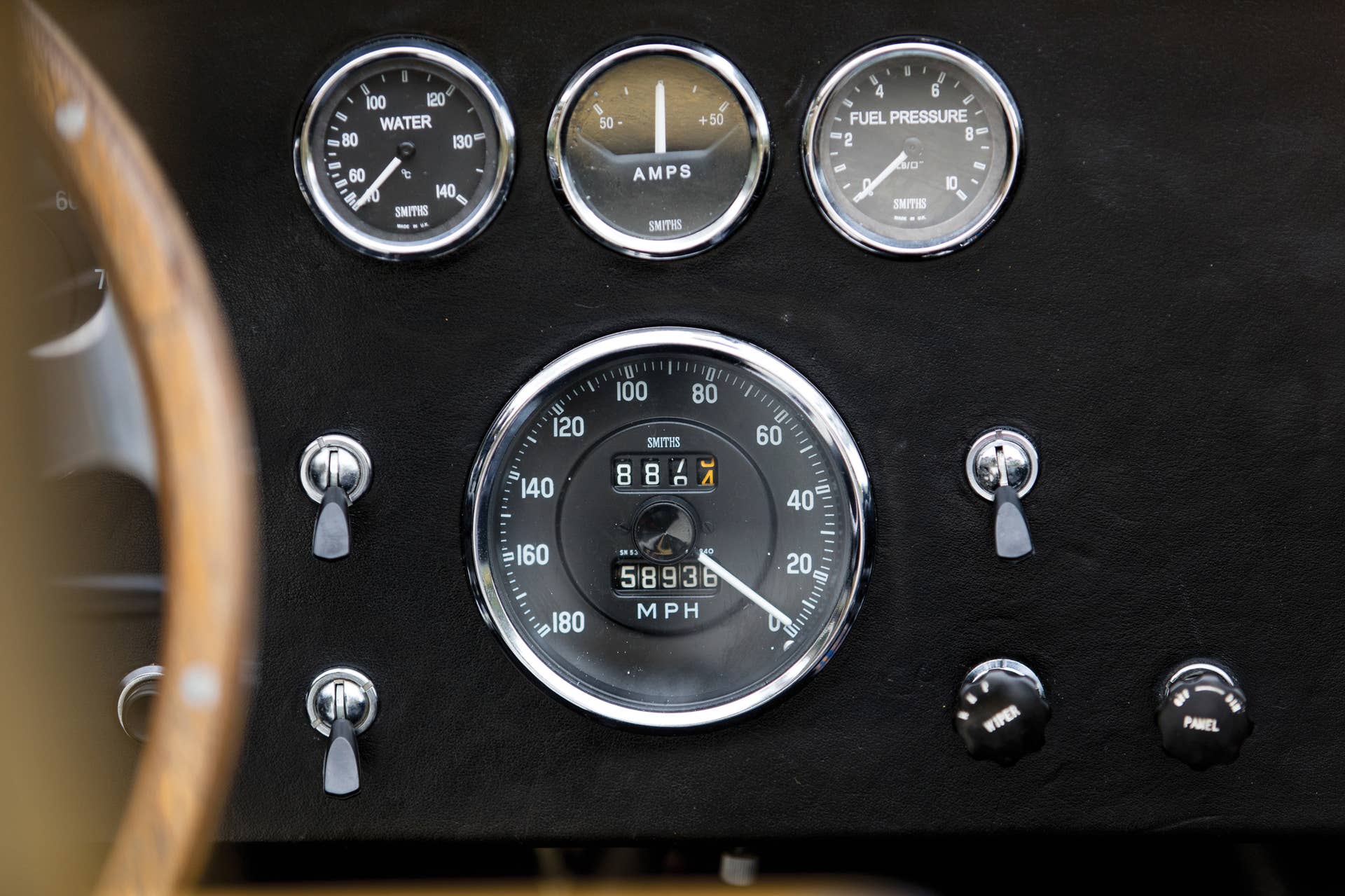 1965 Shelby 427 Competition Cobra instruments