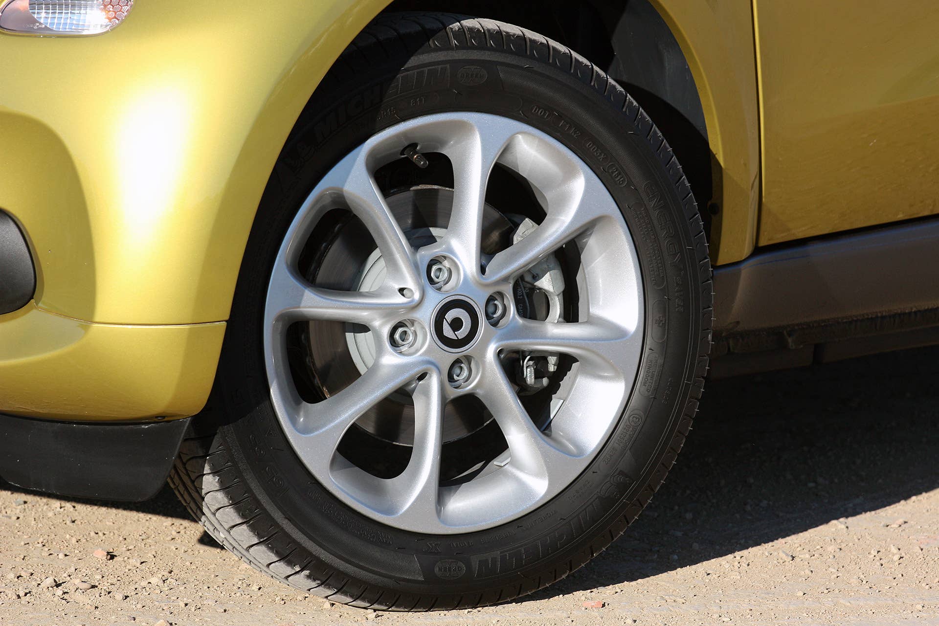 2017 Smart ForTwo Cabriolet wheel