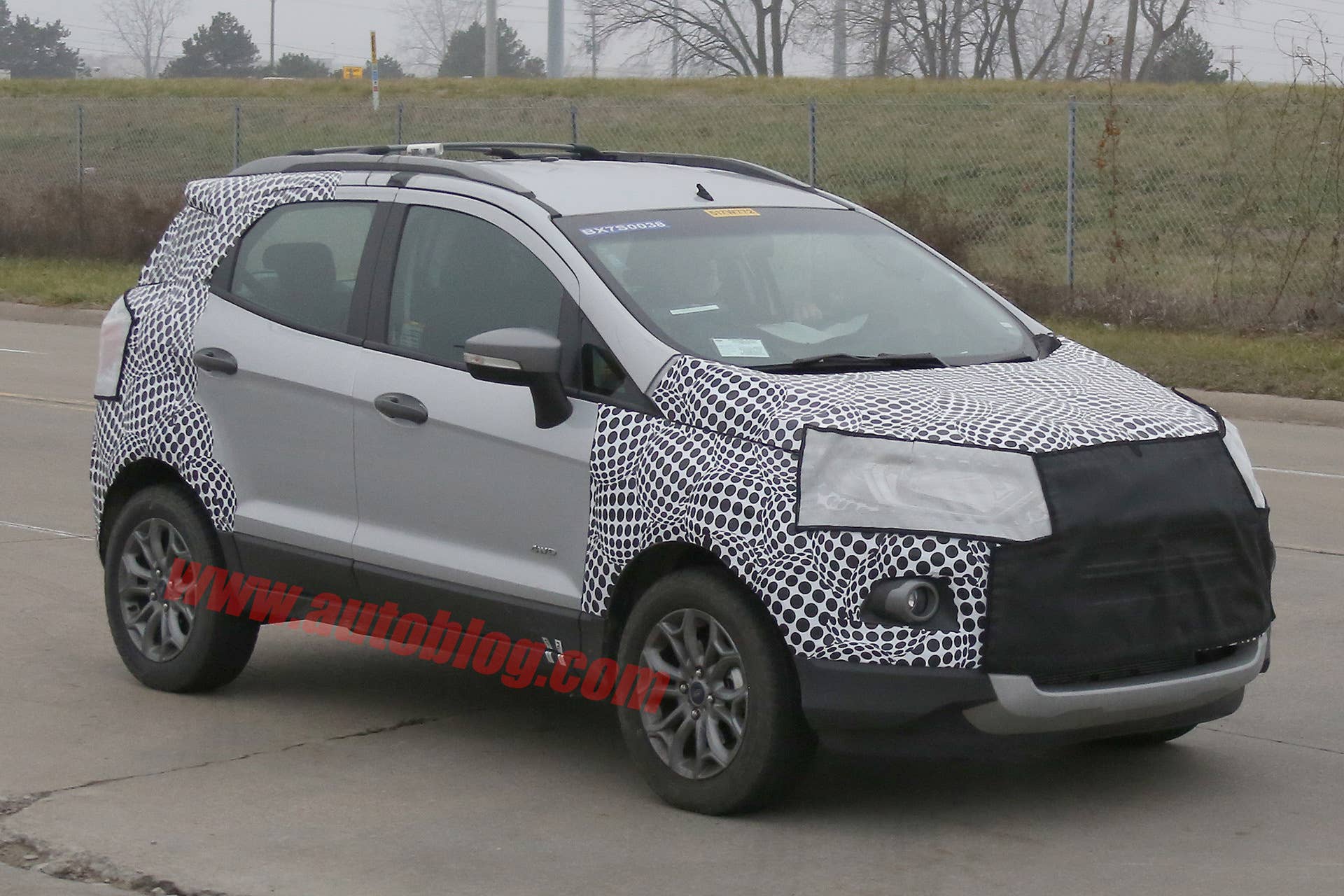 spy shot ford ecosport cuv testing camo