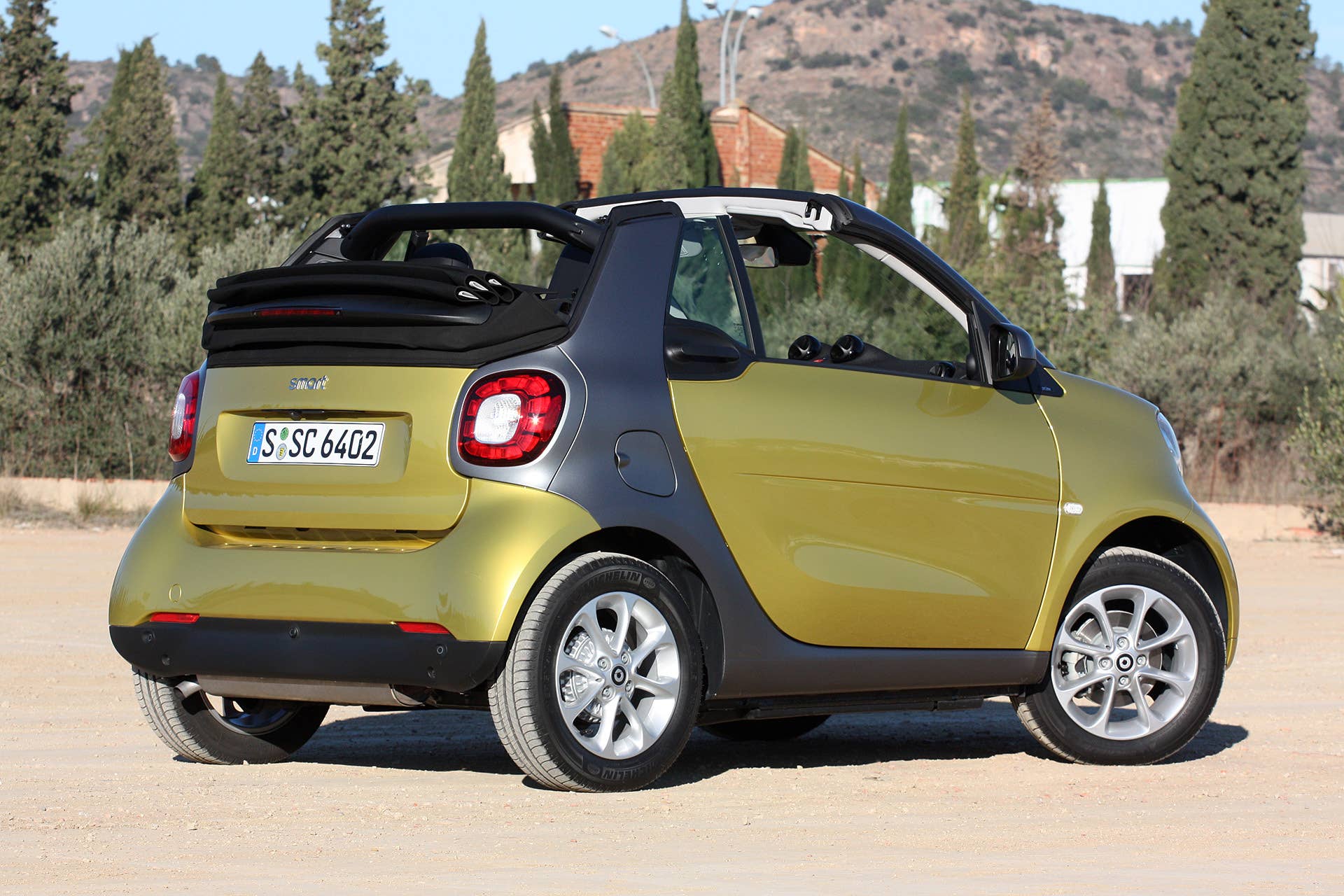 2017 Smart ForTwo Cabriolet rear 3/4 view