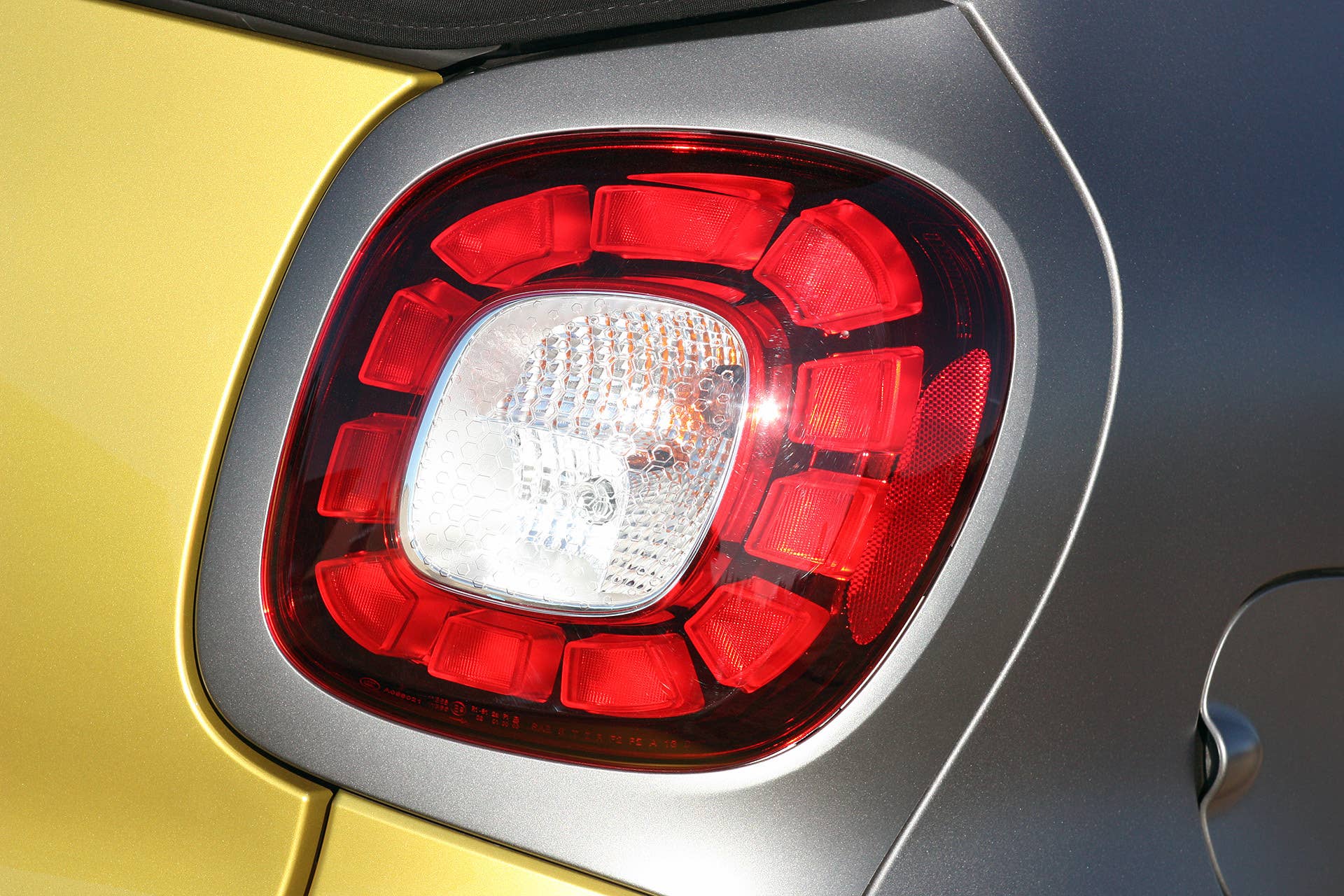 2017 Smart ForTwo Cabriolet taillight