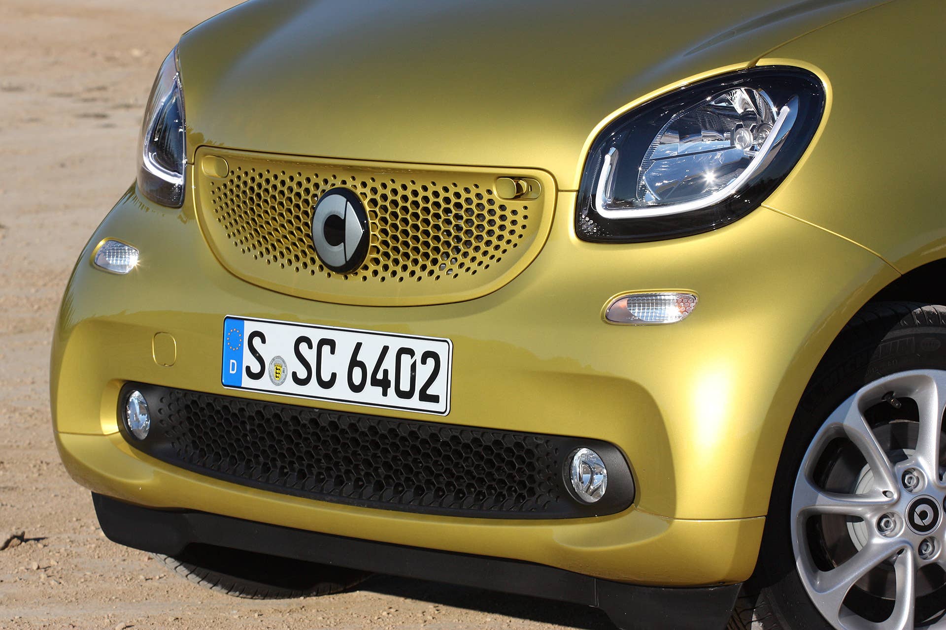 2017 Smart ForTwo Cabriolet front detail