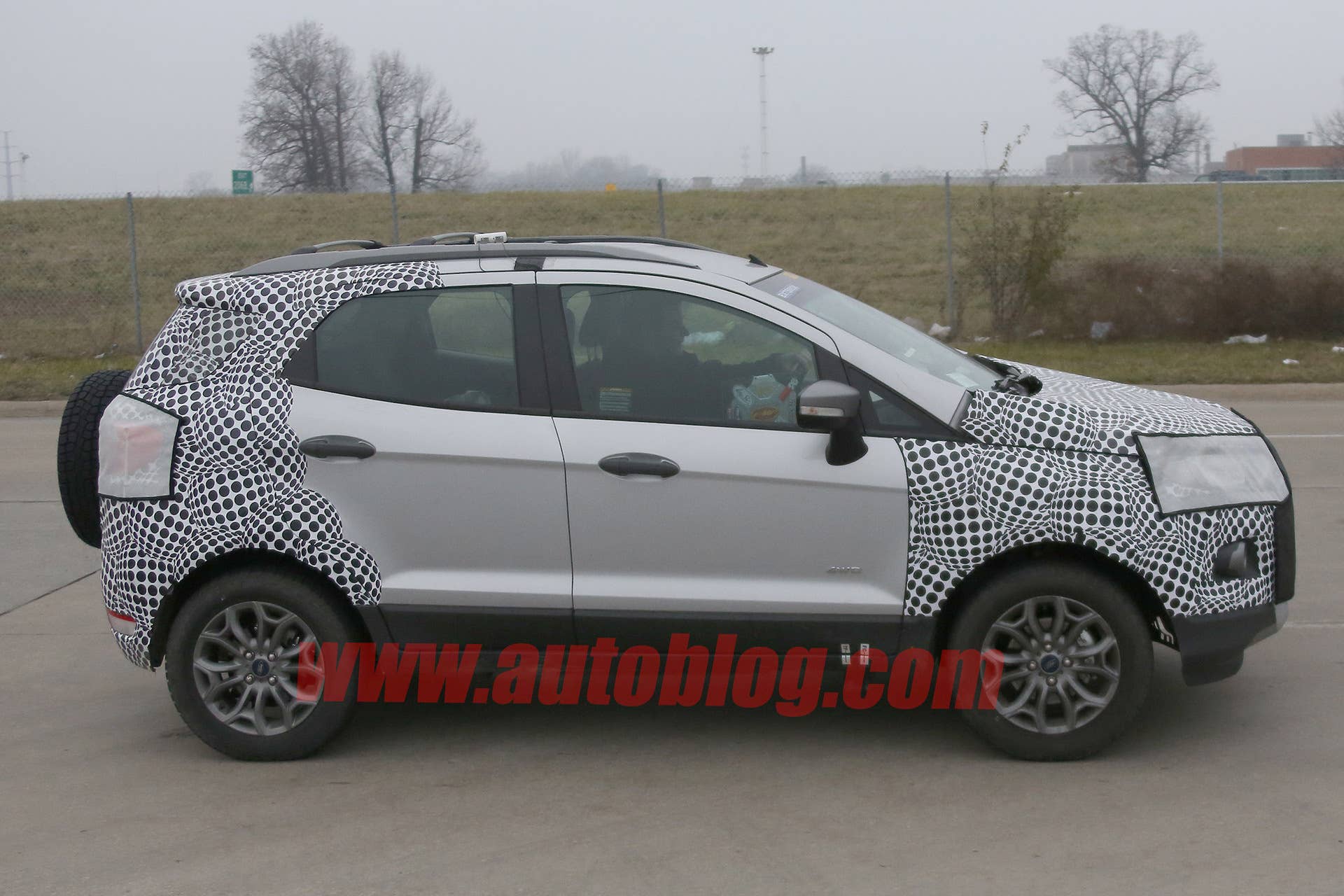 spied ecosport ford testing camouflage