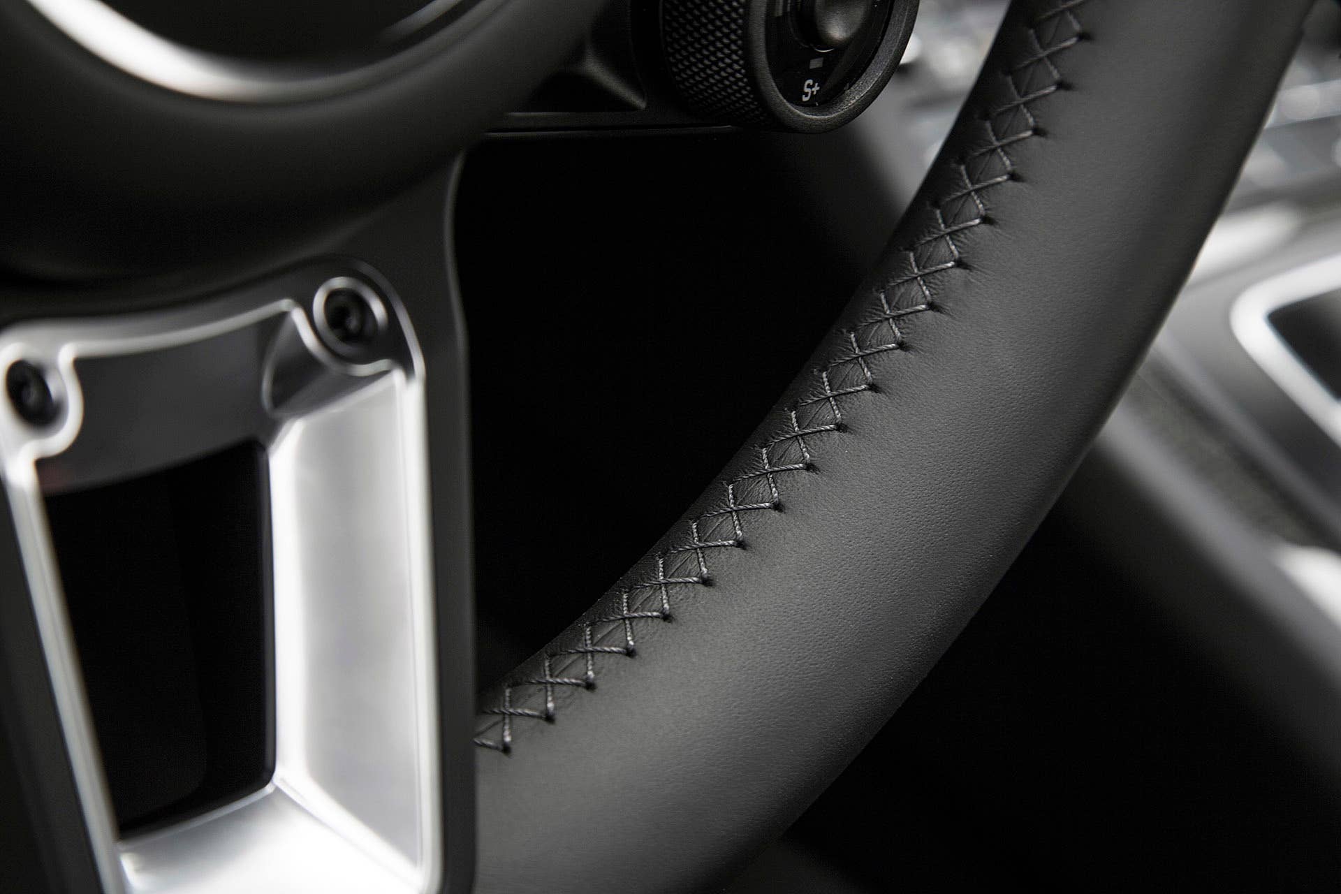 2017 Porsche 911 Turbo S steering wheel details