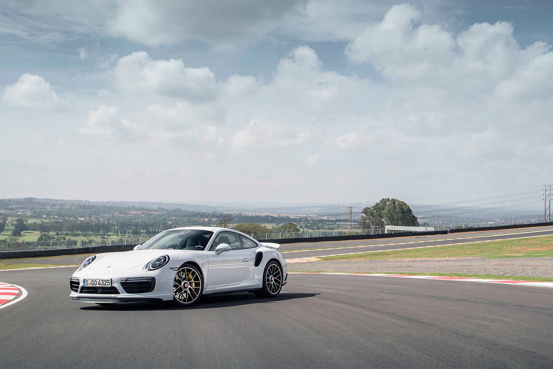 2017 Porsche 911 Turbo S front 3/4 view