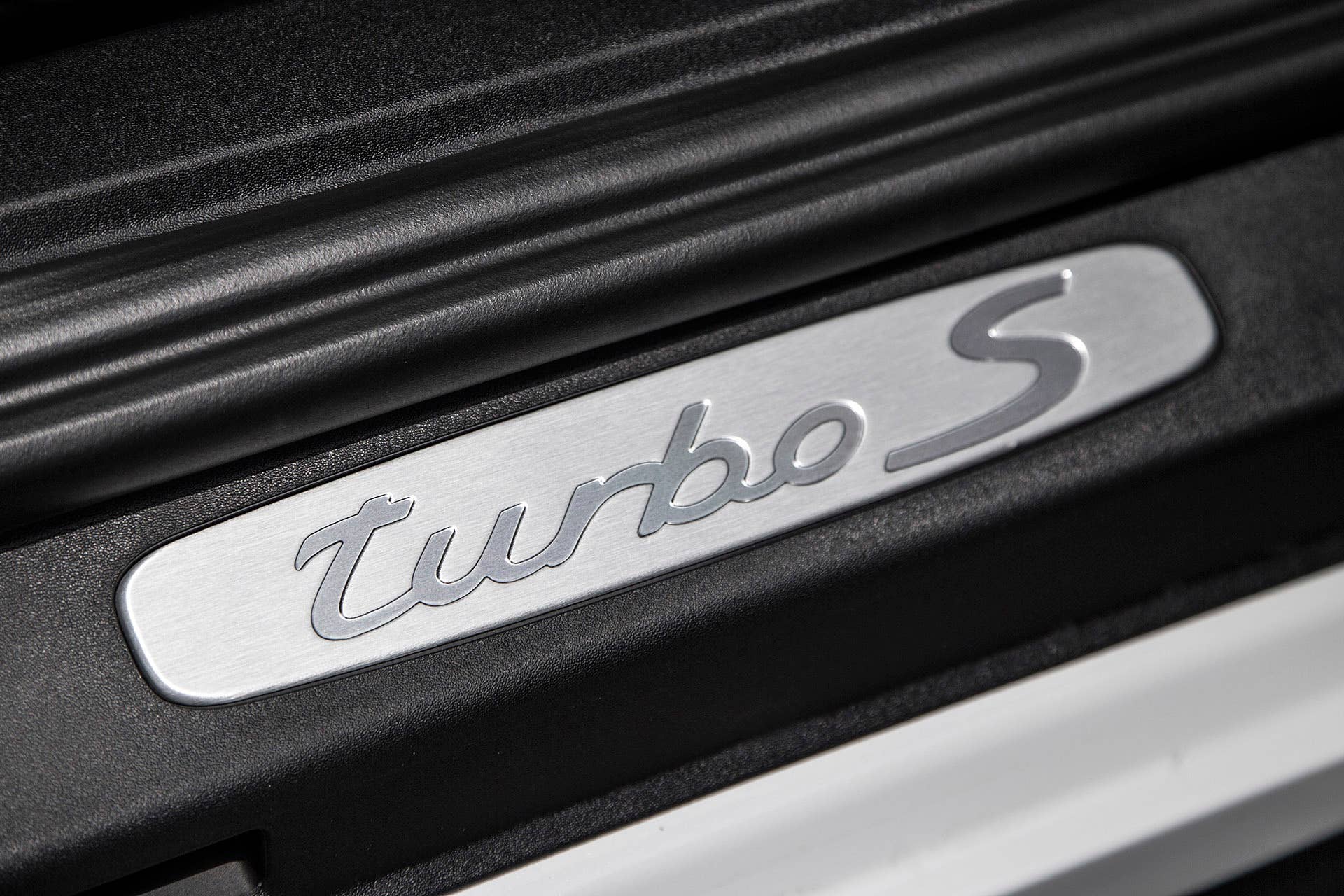 2017 Porsche 911 Turbo S sill plate