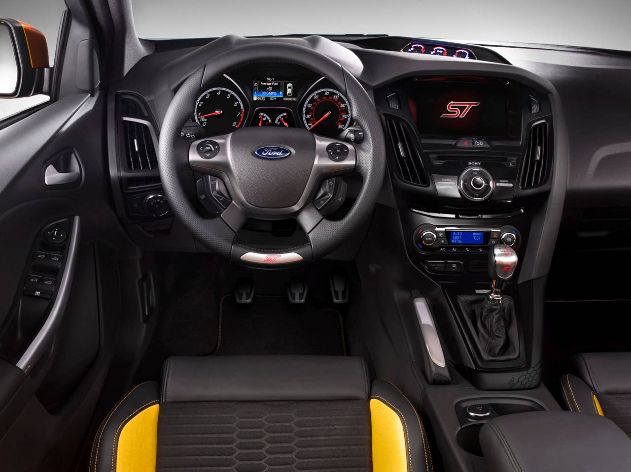 Ford Focus ST: The Focus ST is Ford's first truly global performance car, building on the heritage of previous models in Europe and giving drivers around the world the opportunity to share the exhilarating performance, excellent handling, addictive sound and sporty design the ST badge represents . (11/03/2011)