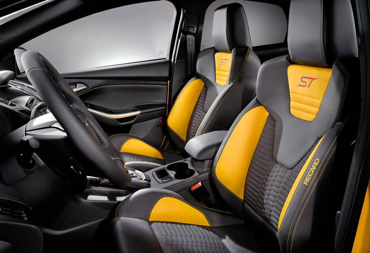 Ford Focus ST: The Focus ST is Ford's first truly global performance car, building on the heritage of previous models in Europe and giving drivers around the world the opportunity to share the exhilarating performance, excellent handling, addictive sound and sporty design the ST badge represents . (11/03/2011)