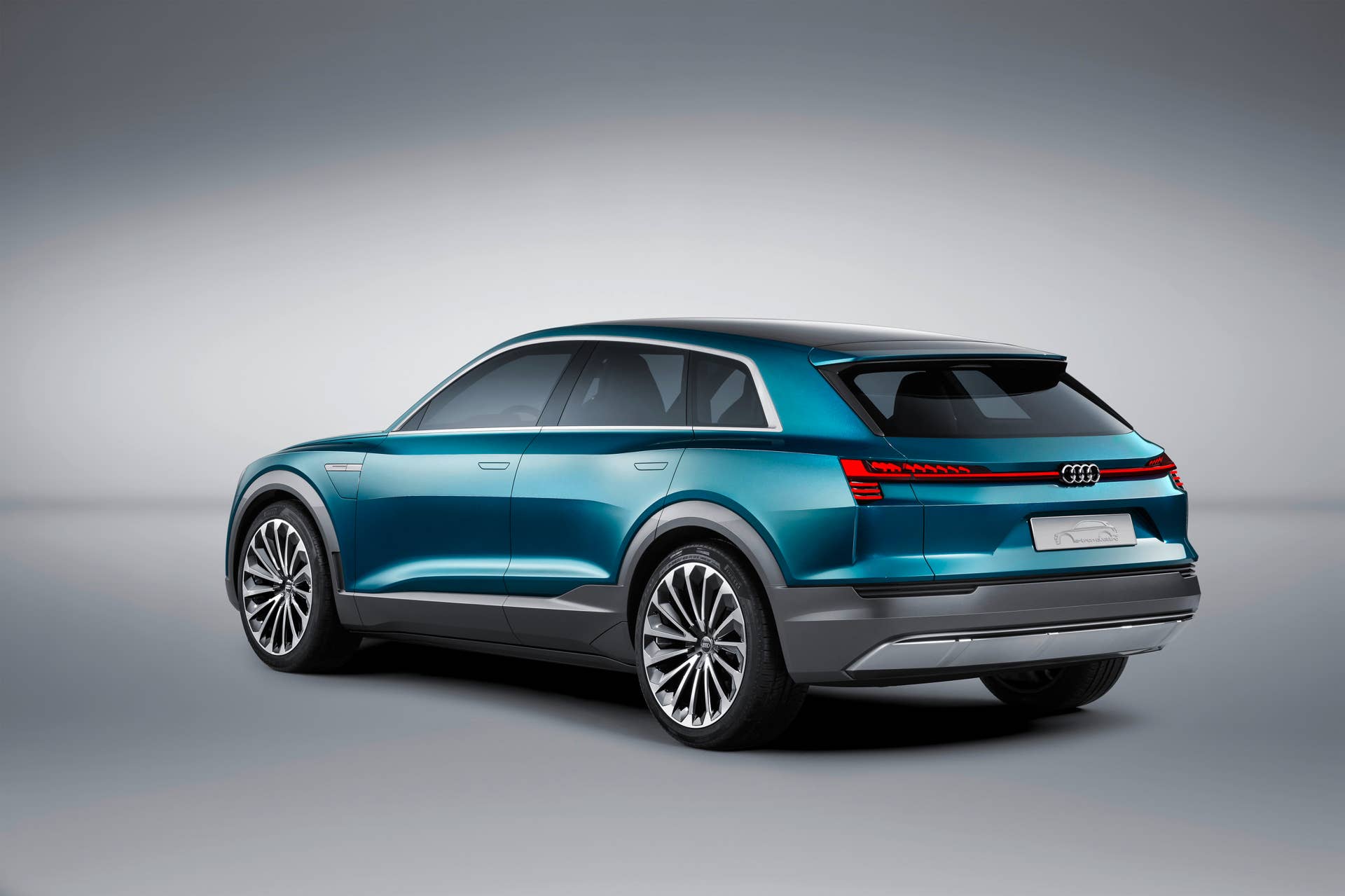 Audi e-tron quattro concept rear 3/4 driving
