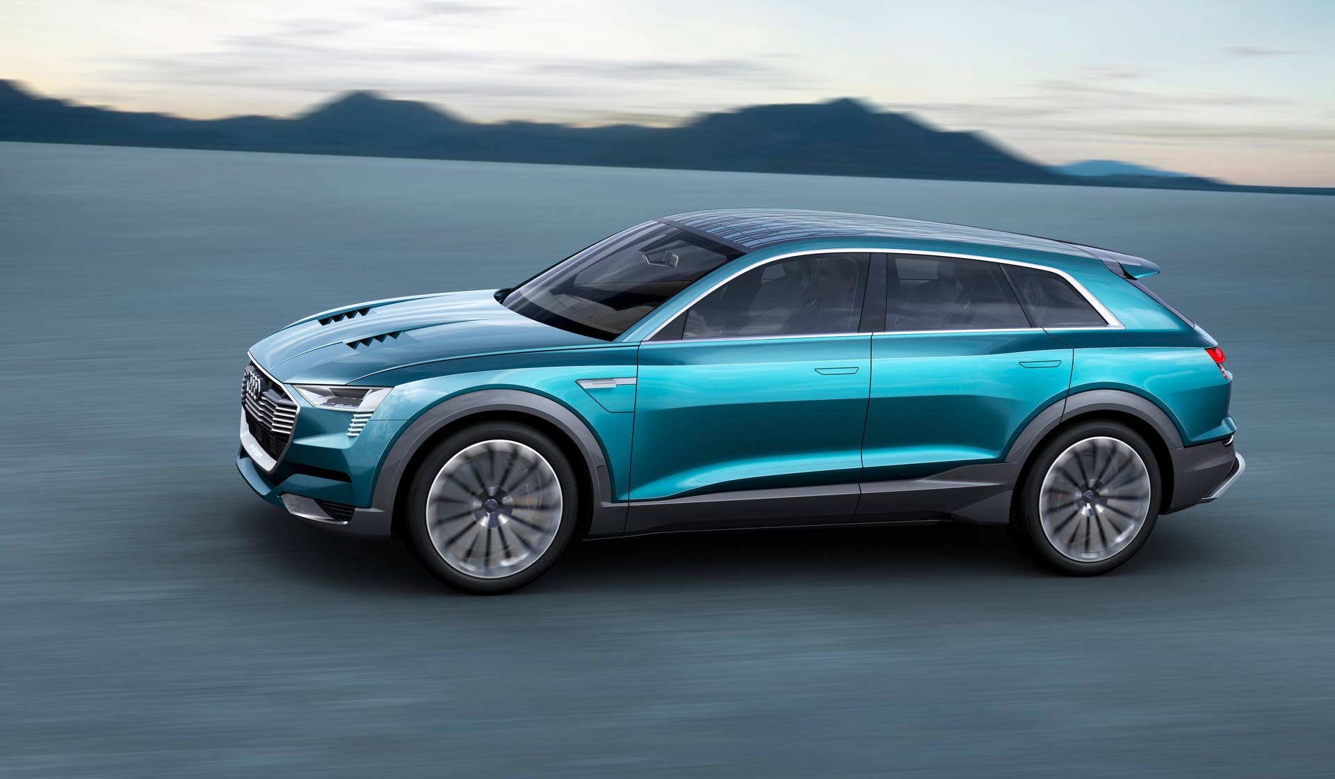 Audi e-tron quattro concept side view driving