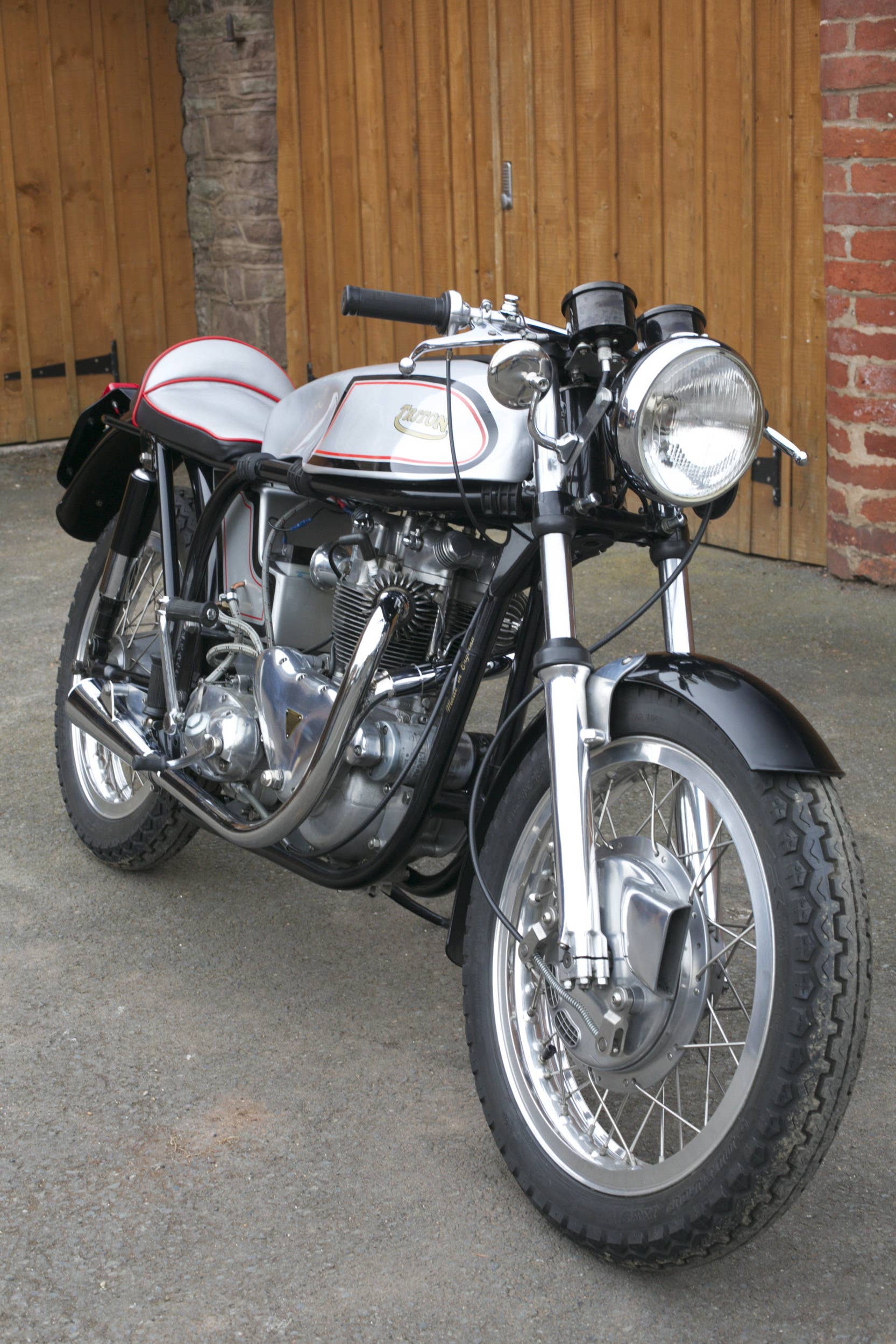 triton cafe racer front